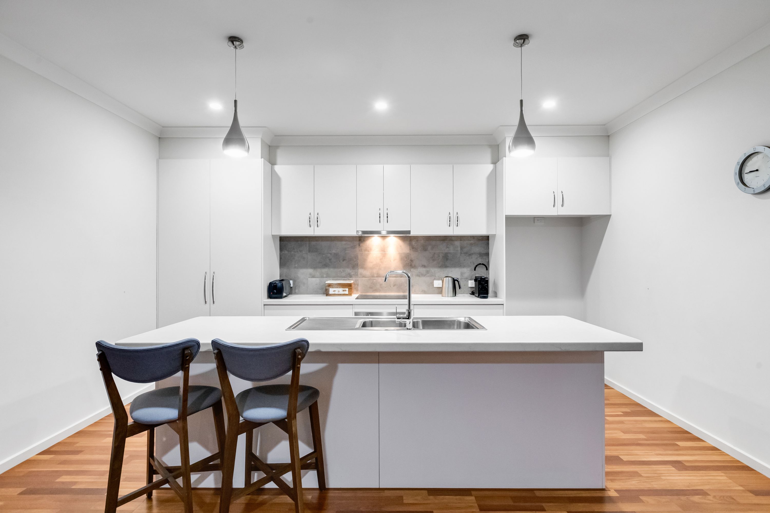 18 Dawn Avenue — photo 6 of 18
