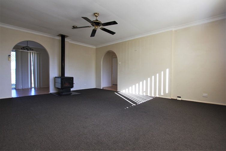 8 Glenbrook Place, The Oaks, NSW 2570