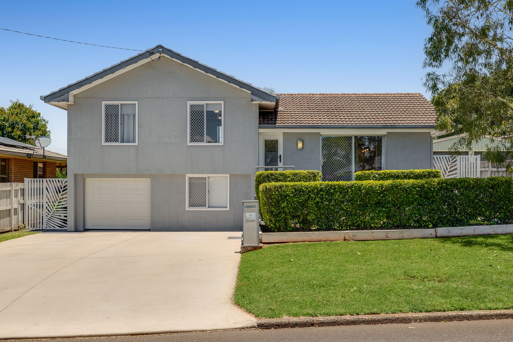186 Alderley Street, Centenary Heights, QLD 4350