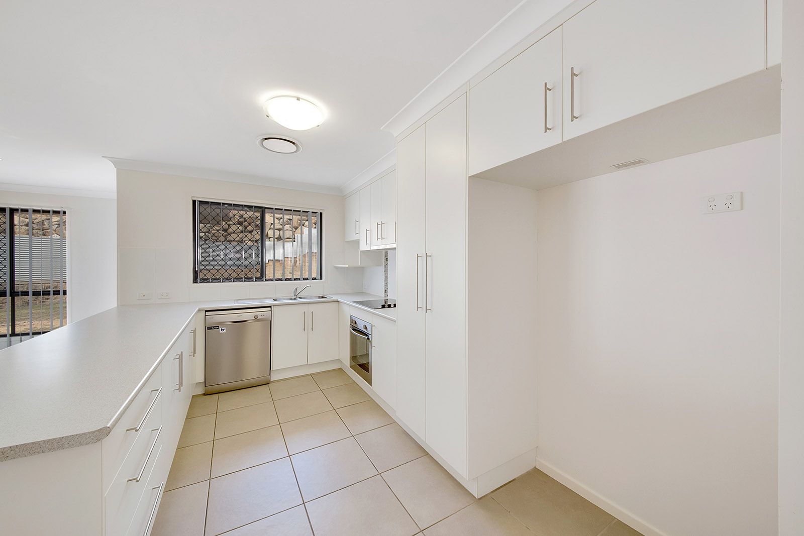 19 Leslie Street, Clinton, QLD 4680