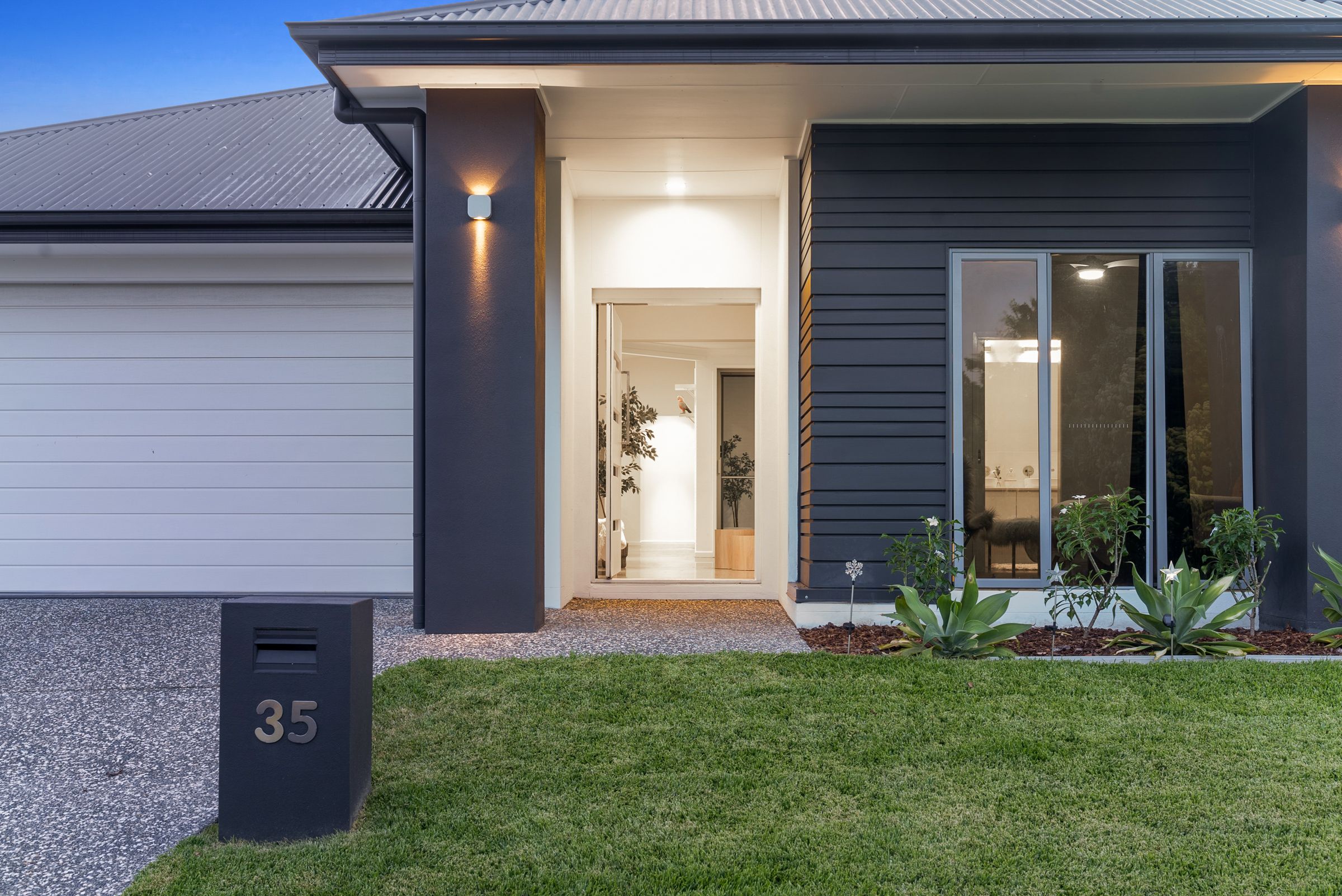 35 Friars Crescent, North Lakes, QLD 4509