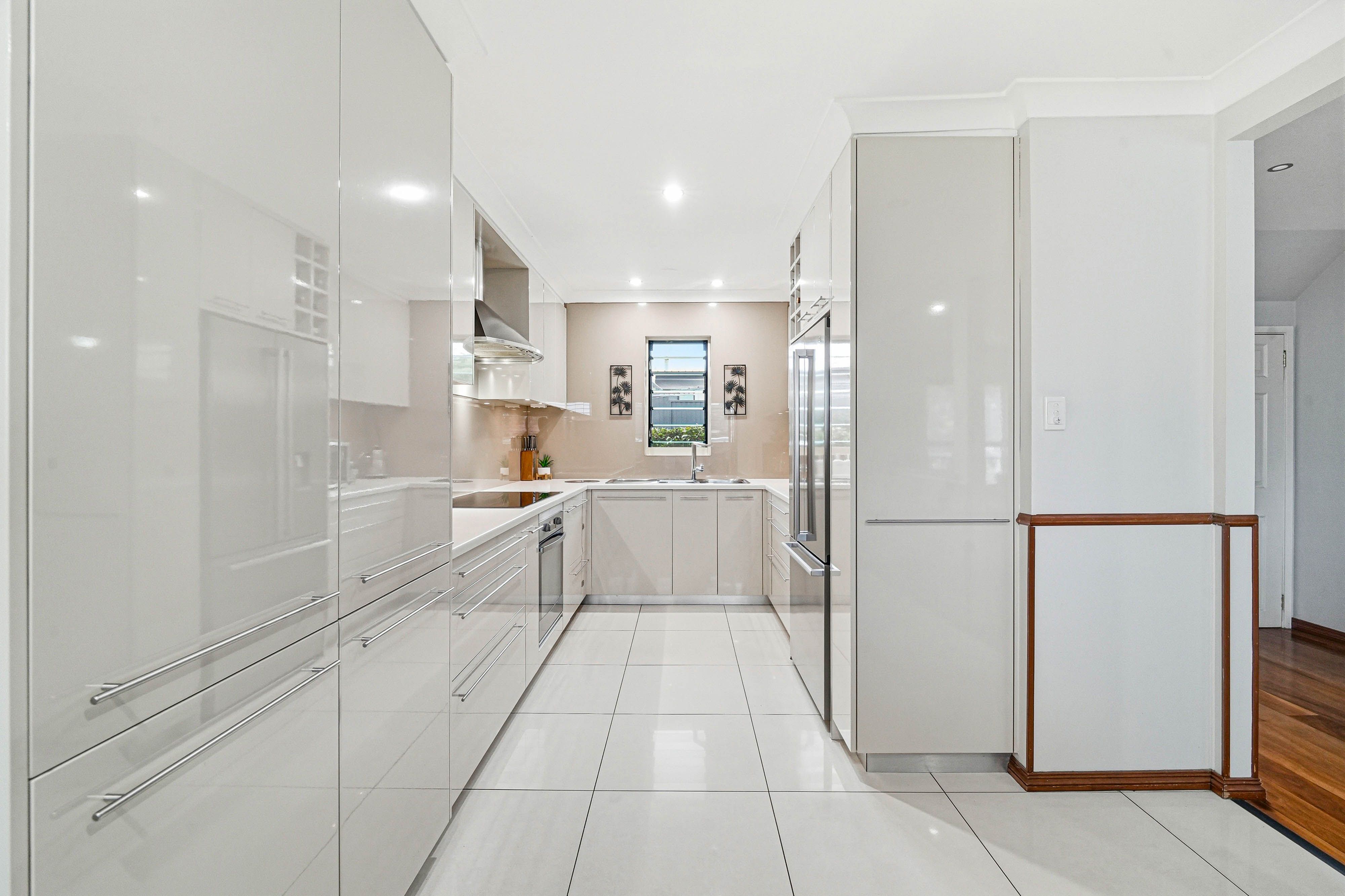 12 Kew Place — photo 3 of 30