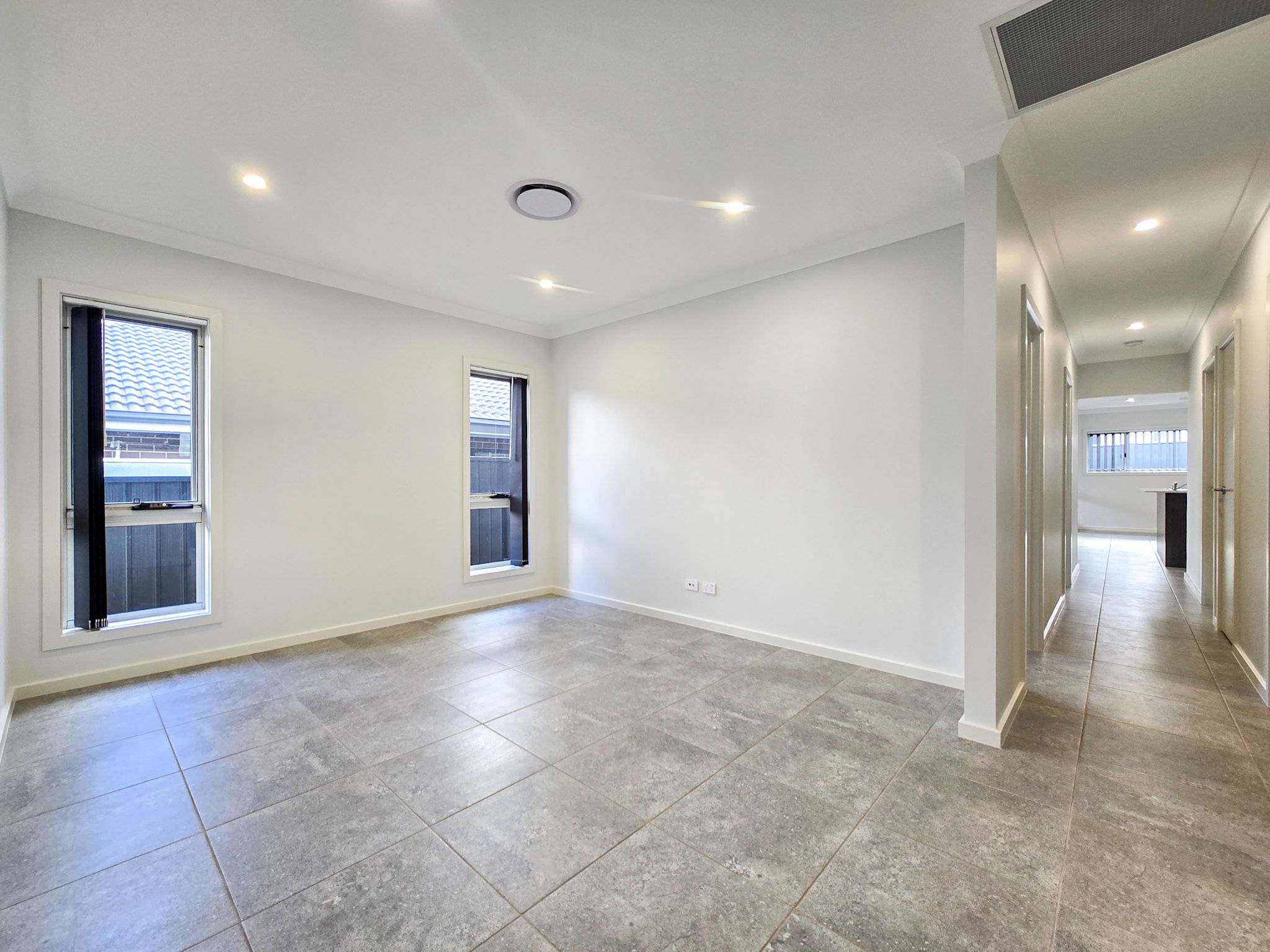 16 Mallee Crescent — photo 4 of 11
