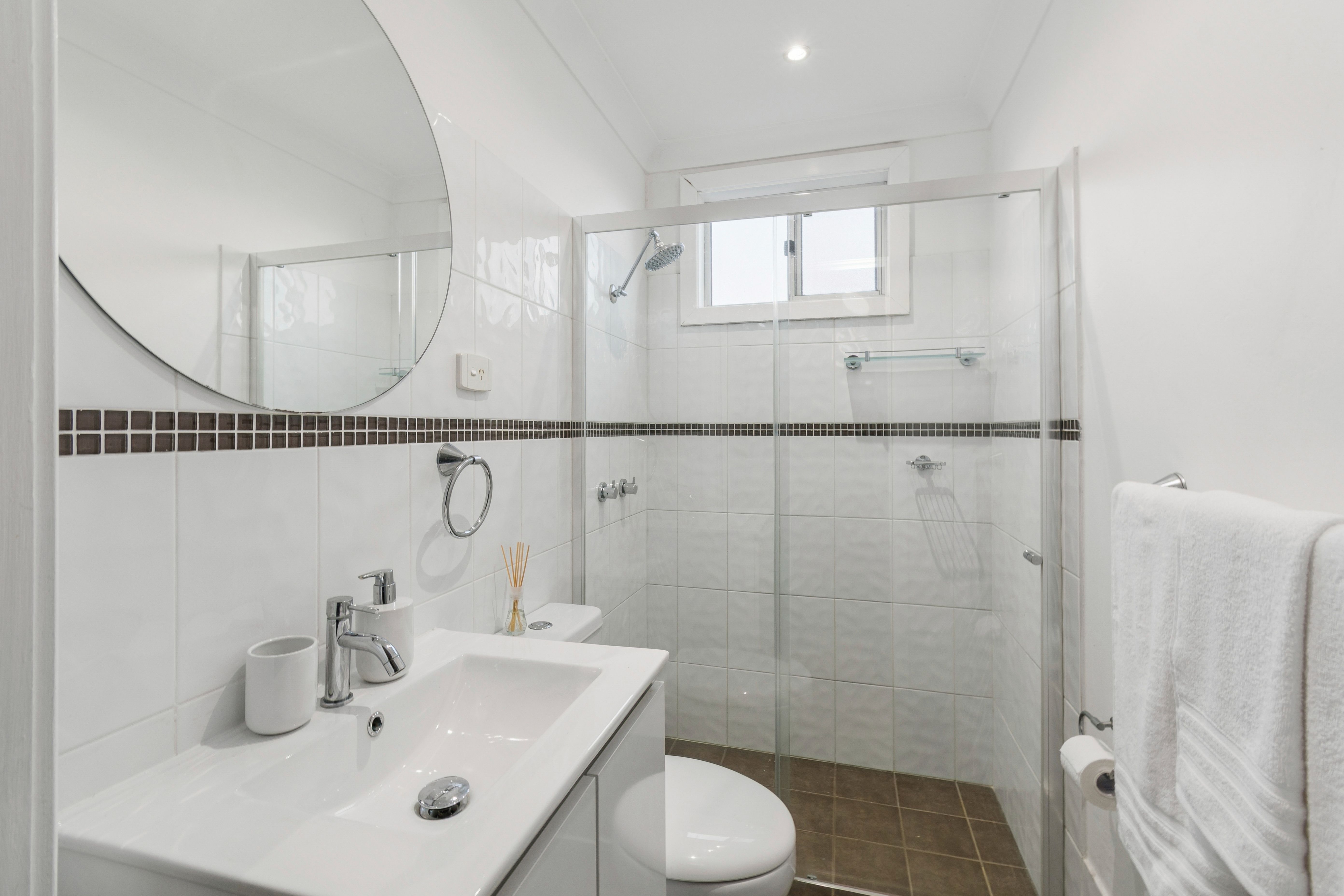 10 Burrows Avenue — photo 6 of 17