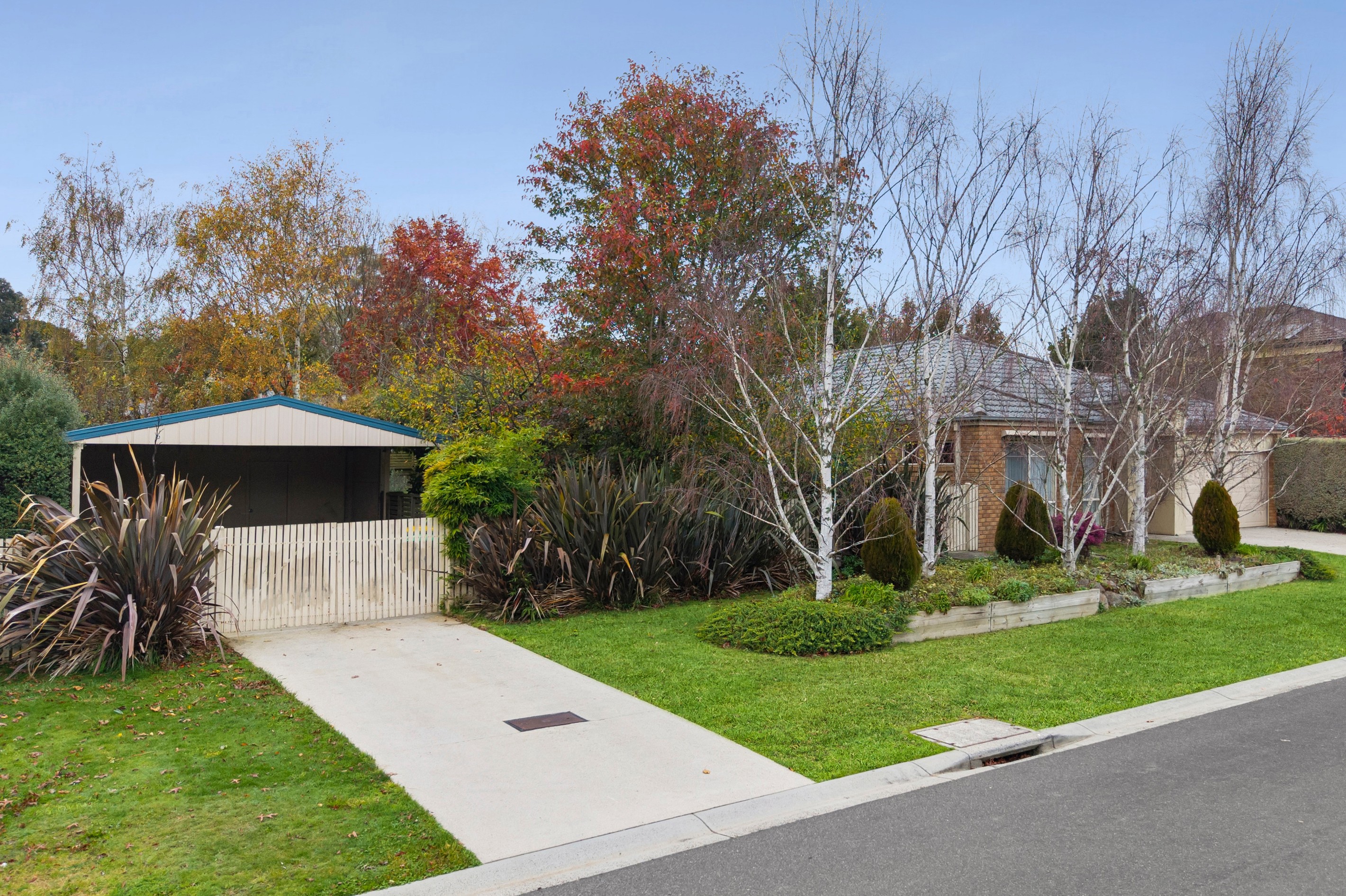 2 Roxanne Court, Woodend, VIC 3442