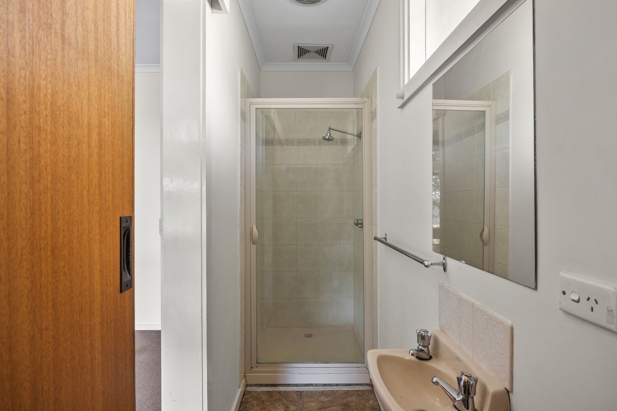 140 Albert Road — photo 10 of 17