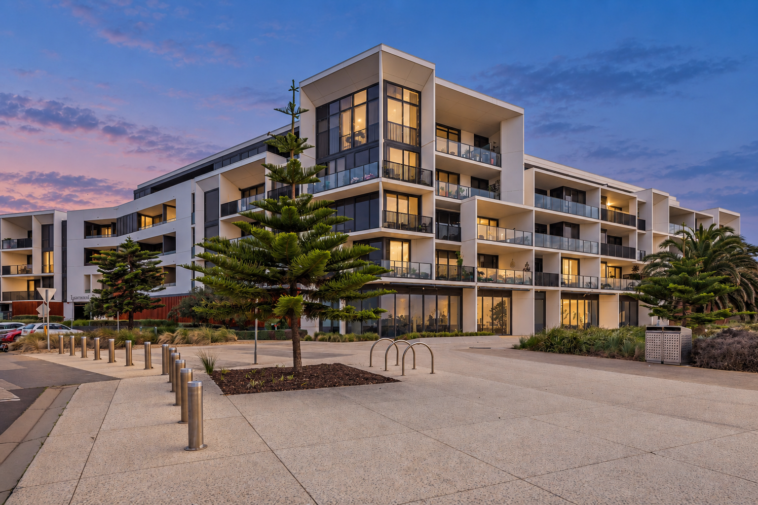 124/33 Quay Boulevard — photo 3 of 15