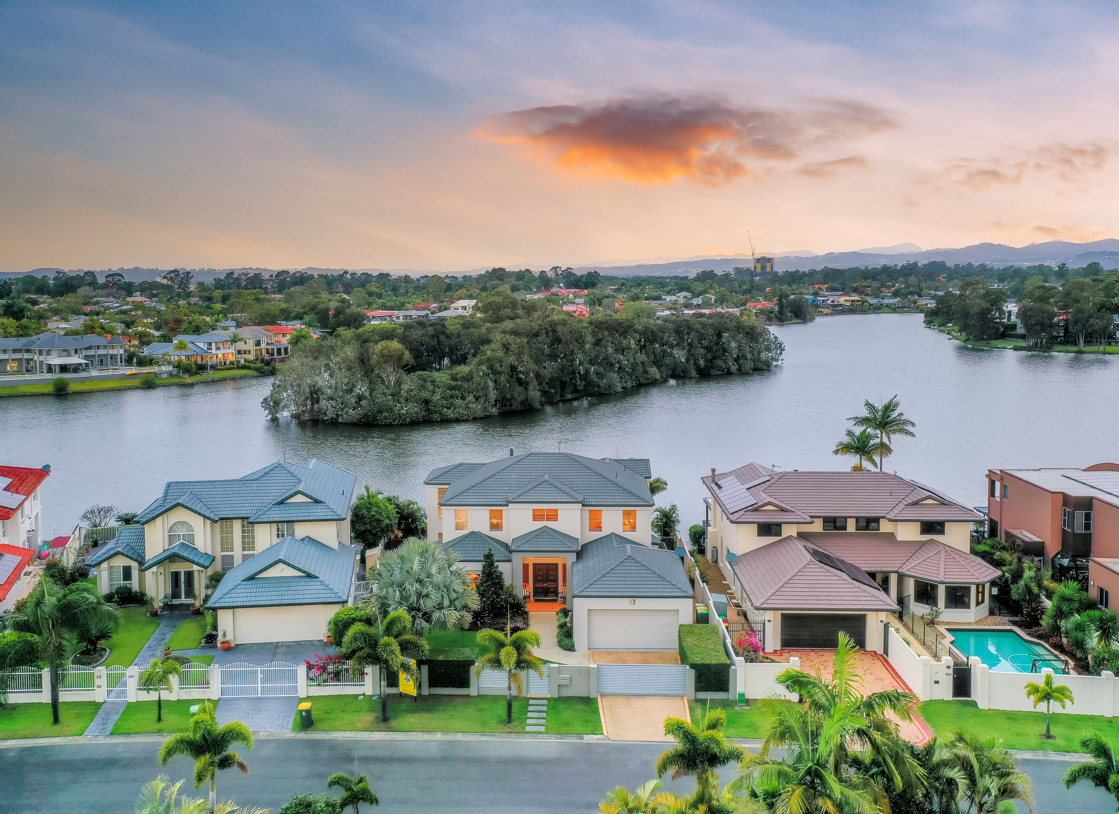 17 Kirralee Drive, Robina, QLD 4226