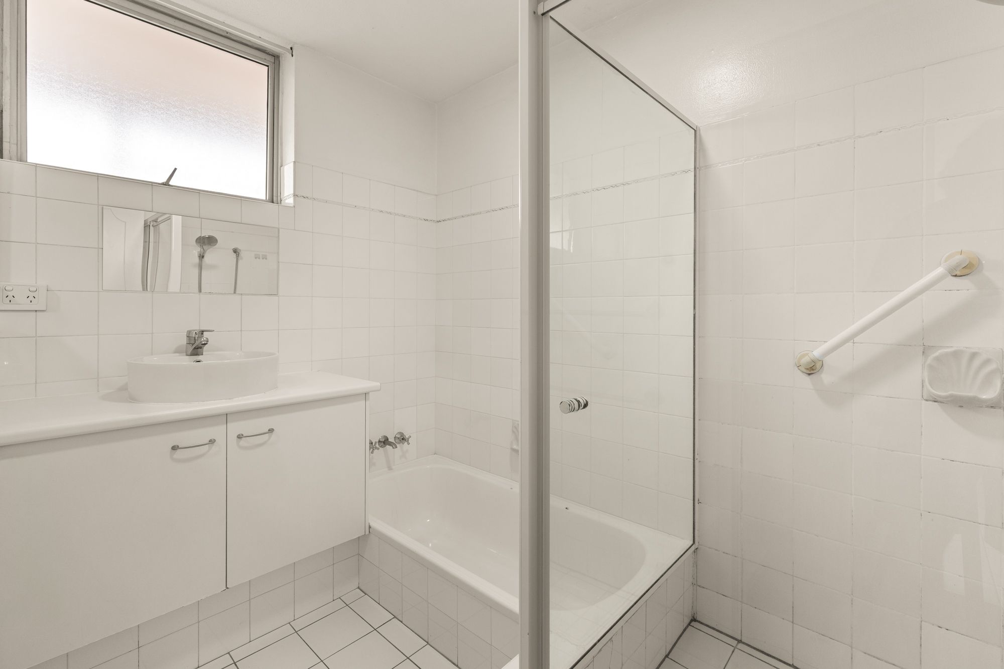 22/341 Bowen Terrace — photo 11 of 21