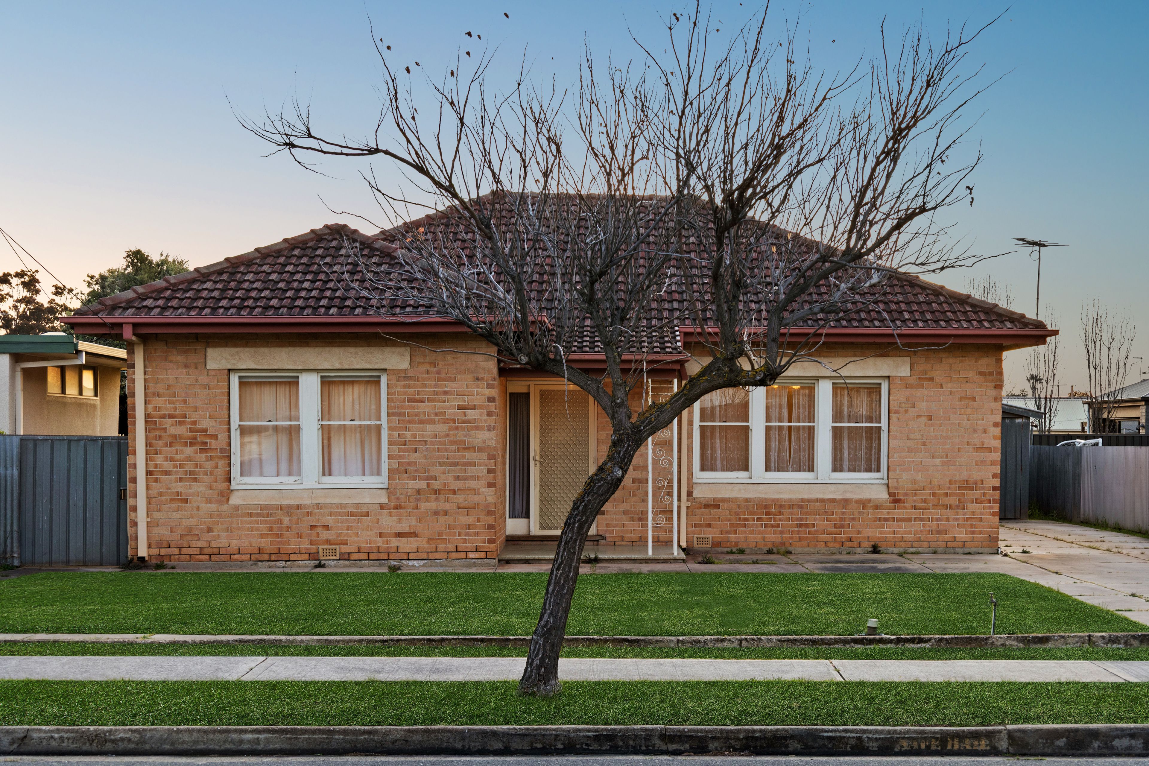 8 Kingborn Avenue — photo from Ray White Albert Park
