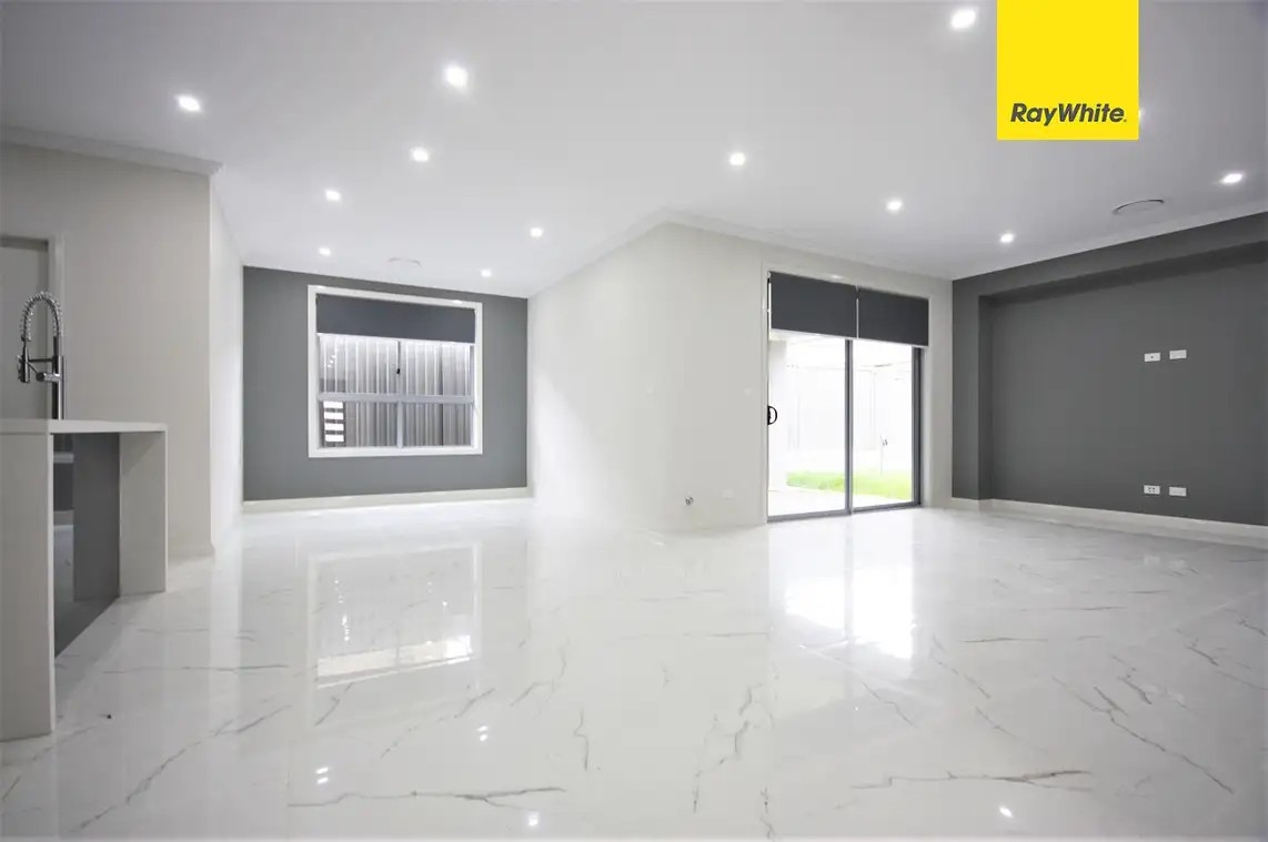 8A Goss Loop, Oran Park, NSW 2570