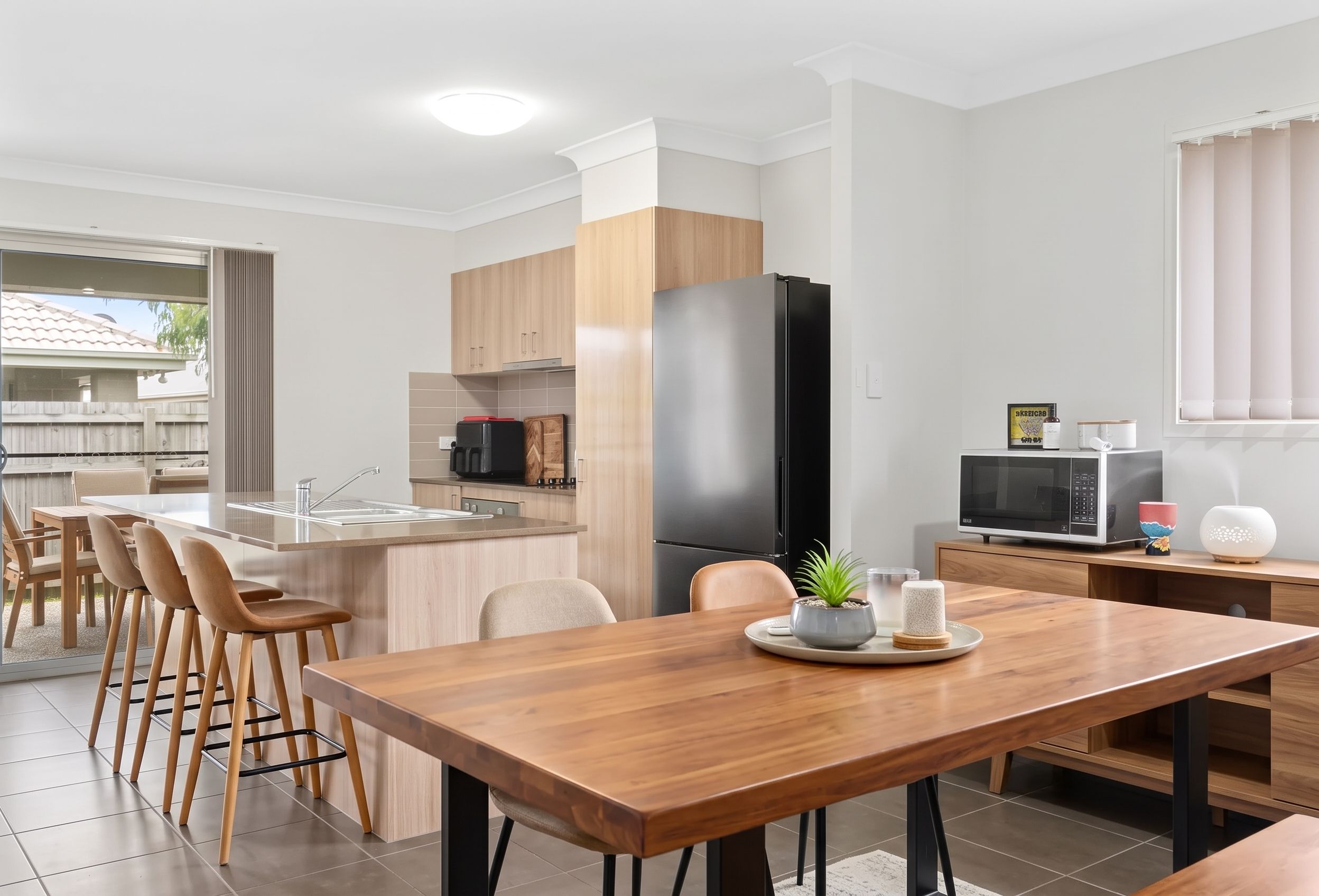 16 Hollyoak Crescent — photo 4 of 15