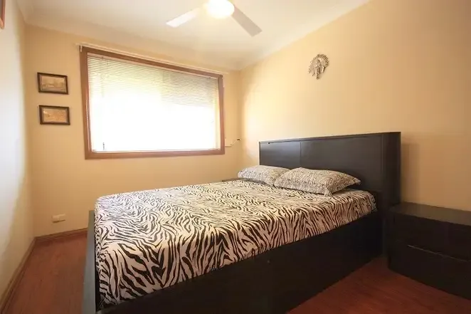 11 Victoria Road, — photo 5 of 6