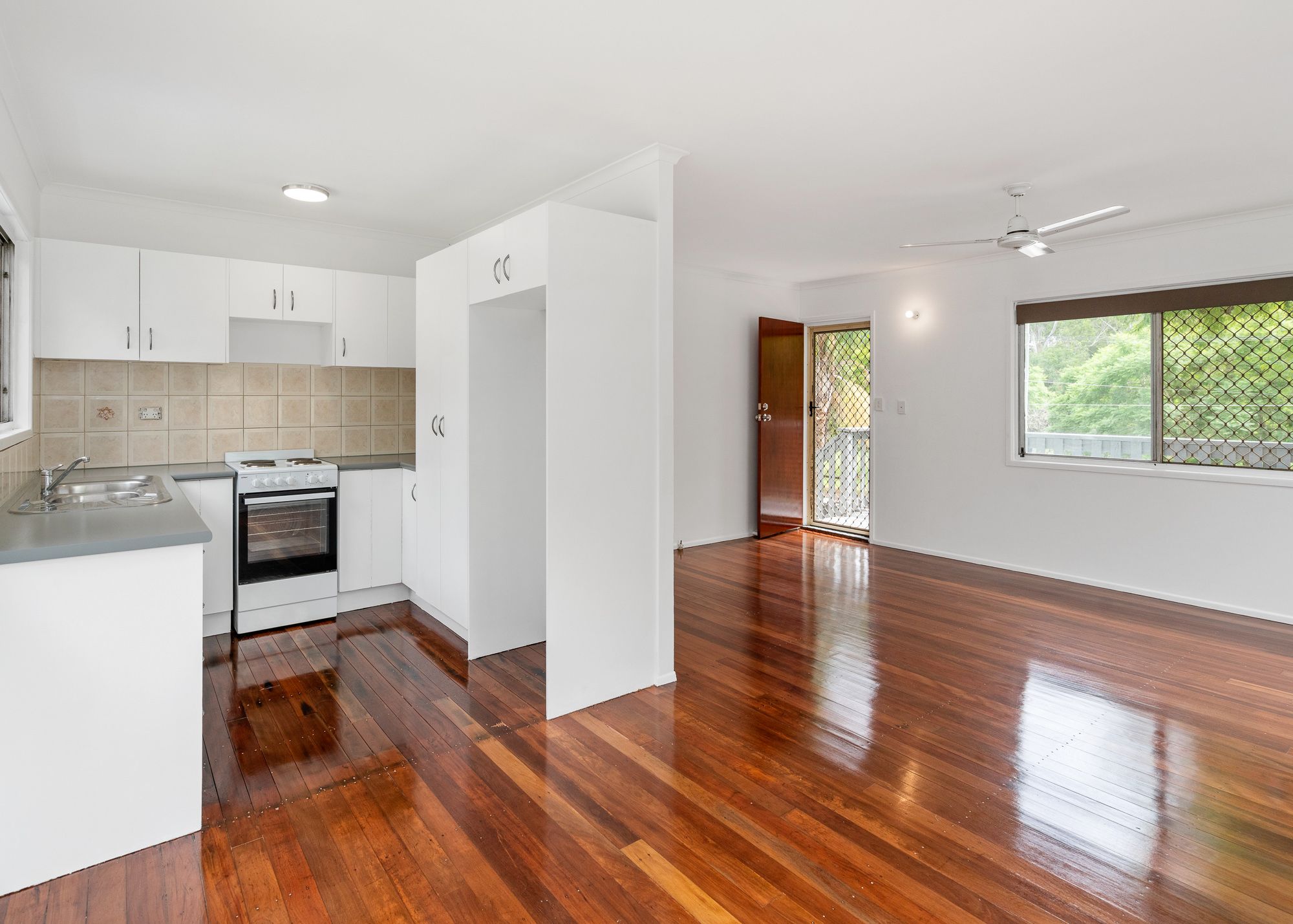 167 Jacaranda Avenue, Kingston, QLD 4114