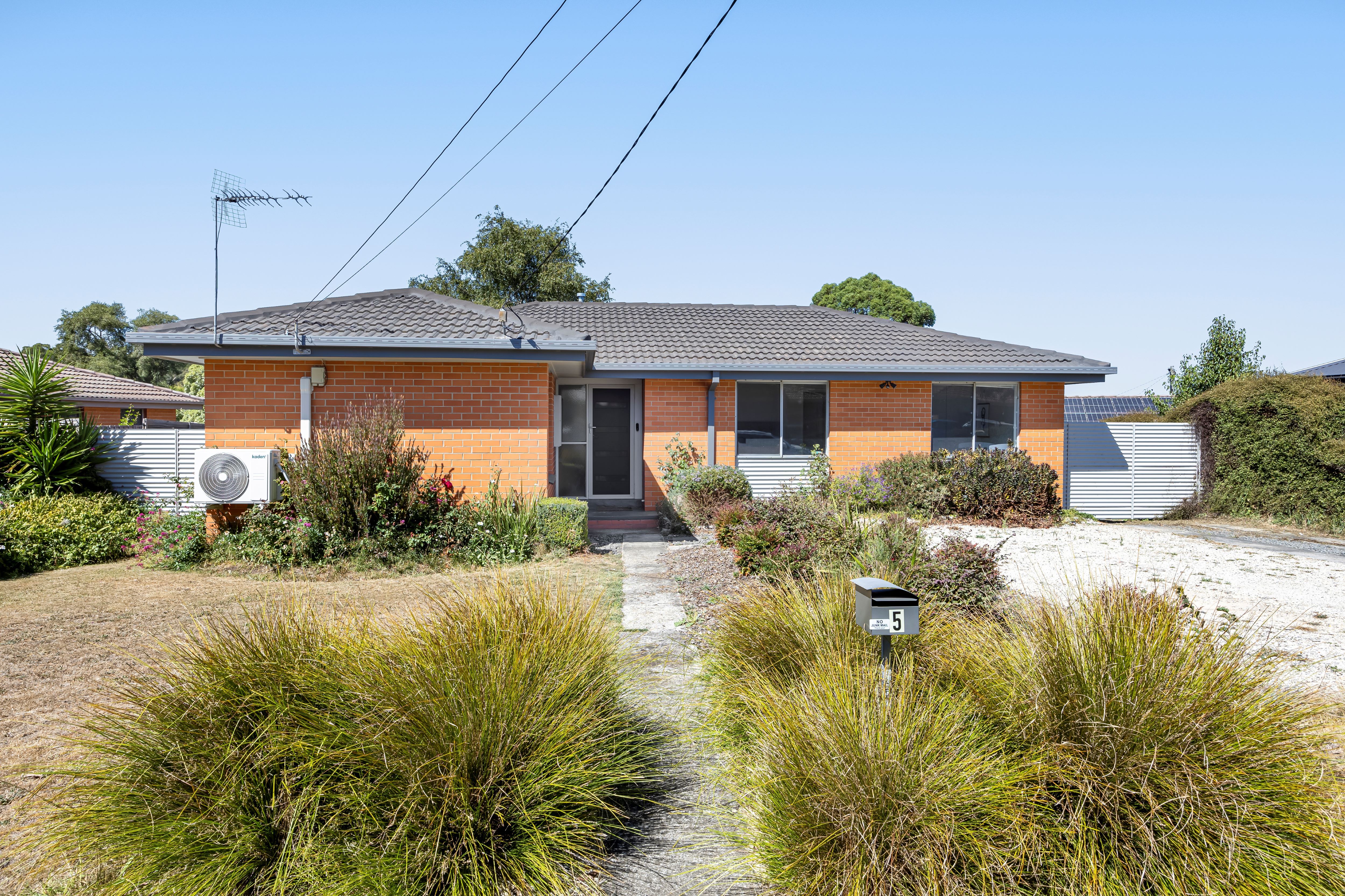 5 Frances Crescent, Ballarat East VIC 3350