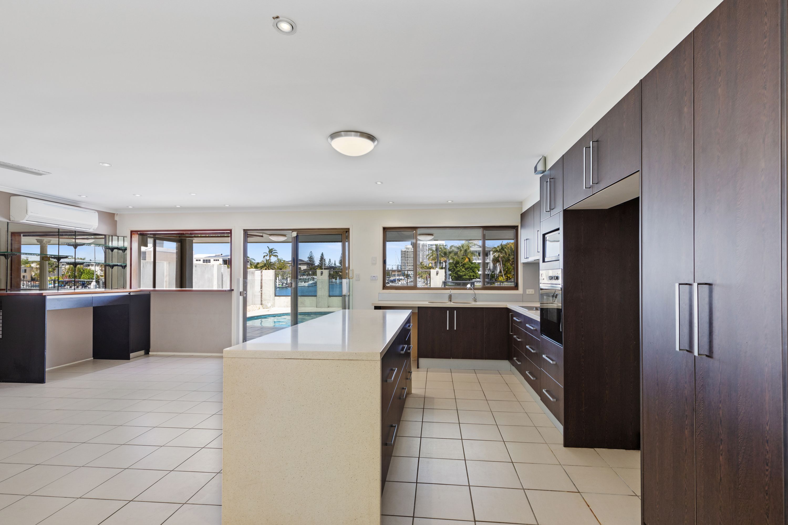 10 Jennifer Avenue, Runaway Bay, QLD 4216