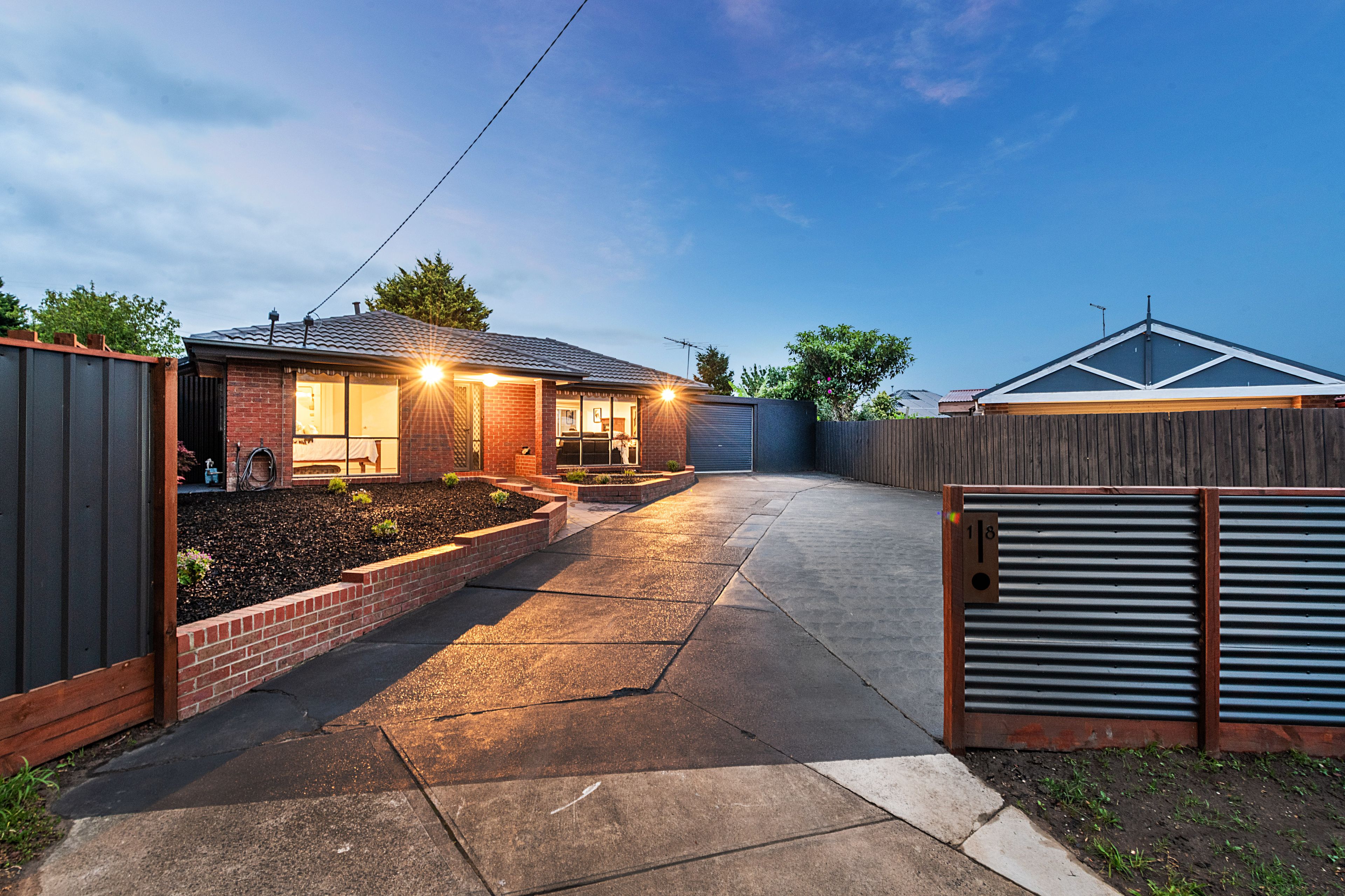 18 Carmen Court, Hampton Park, VIC 3976
