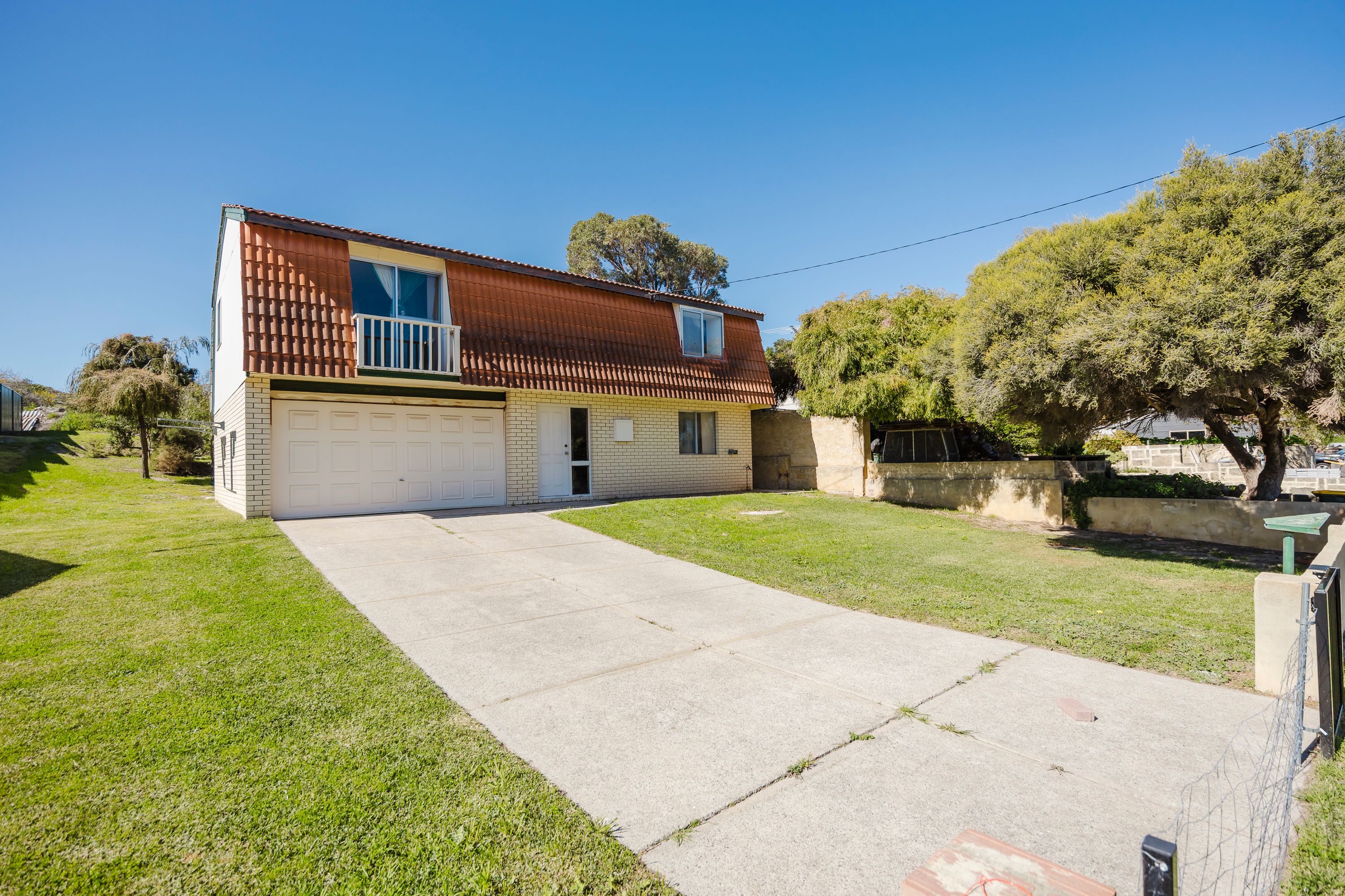 4 Theydon Grove, Two Rocks, WA 6037