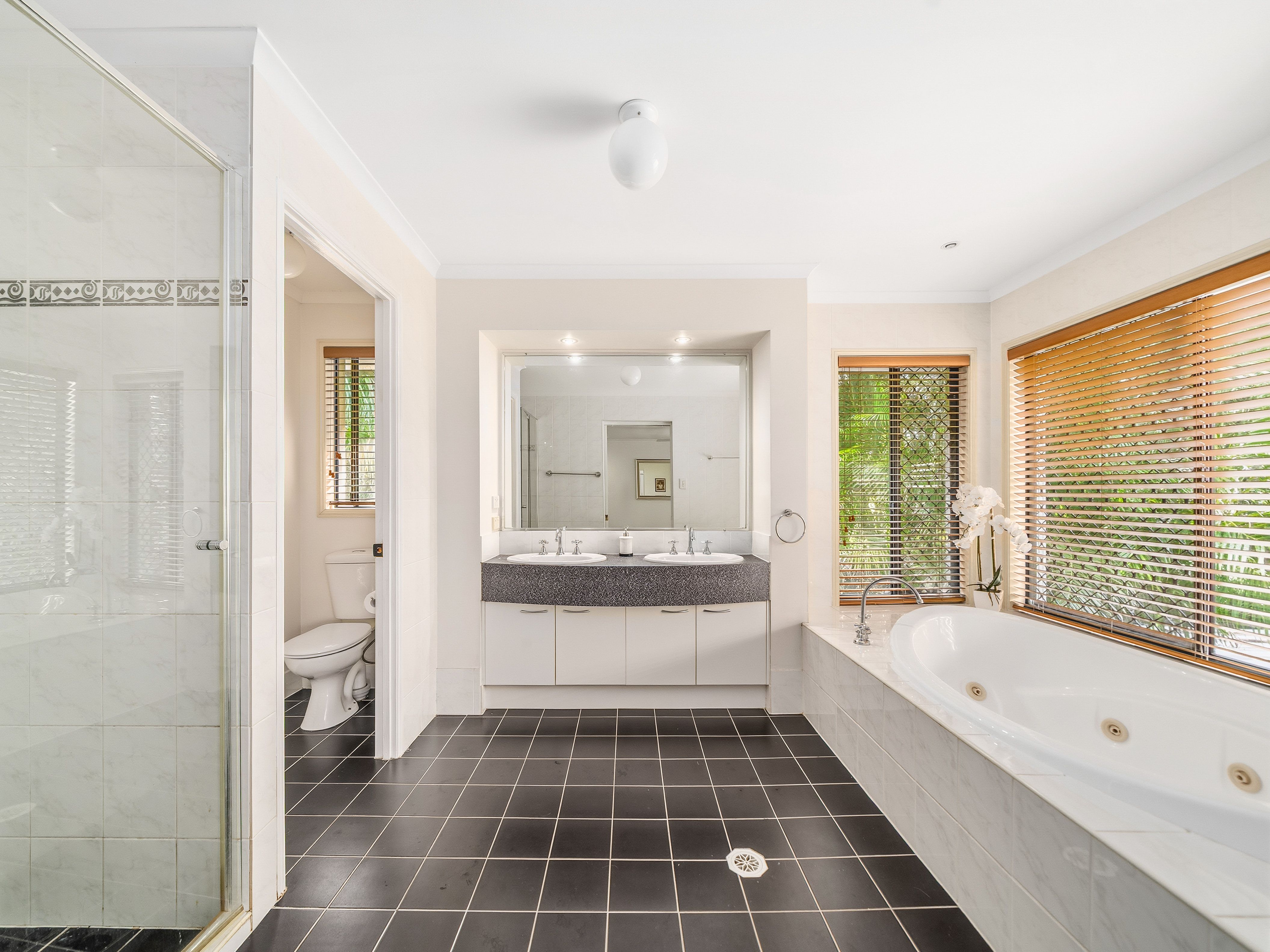 20 Litchfield Court — photo 12 of 24
