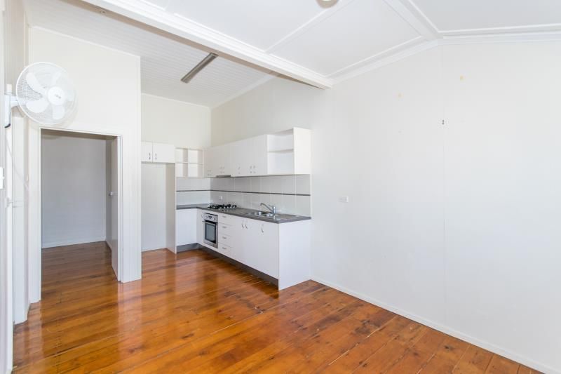 2/12 Myrtle Street, Grange, QLD 4051