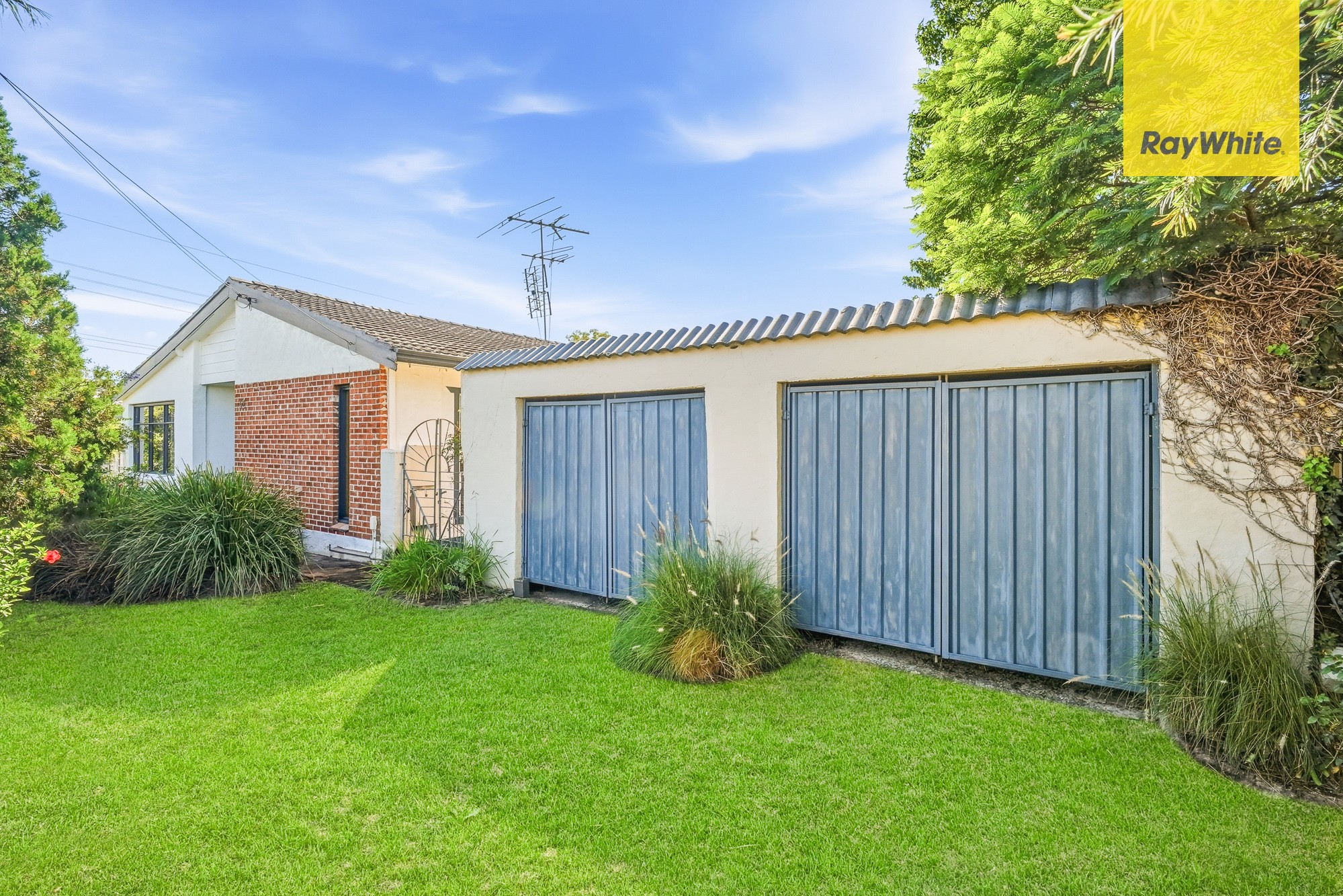 42 Parkin Road, Colyton, NSW 2760