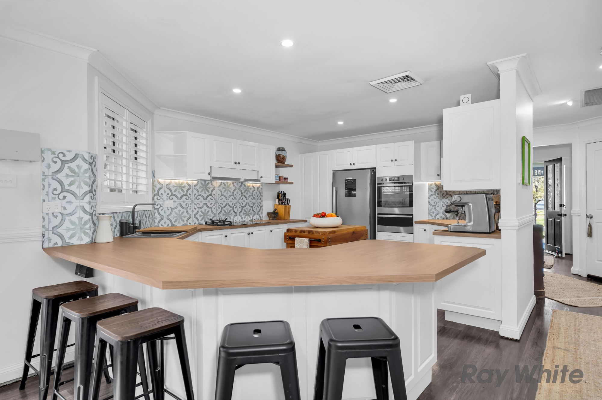 13 Kyeema Street — photo 3 of 19