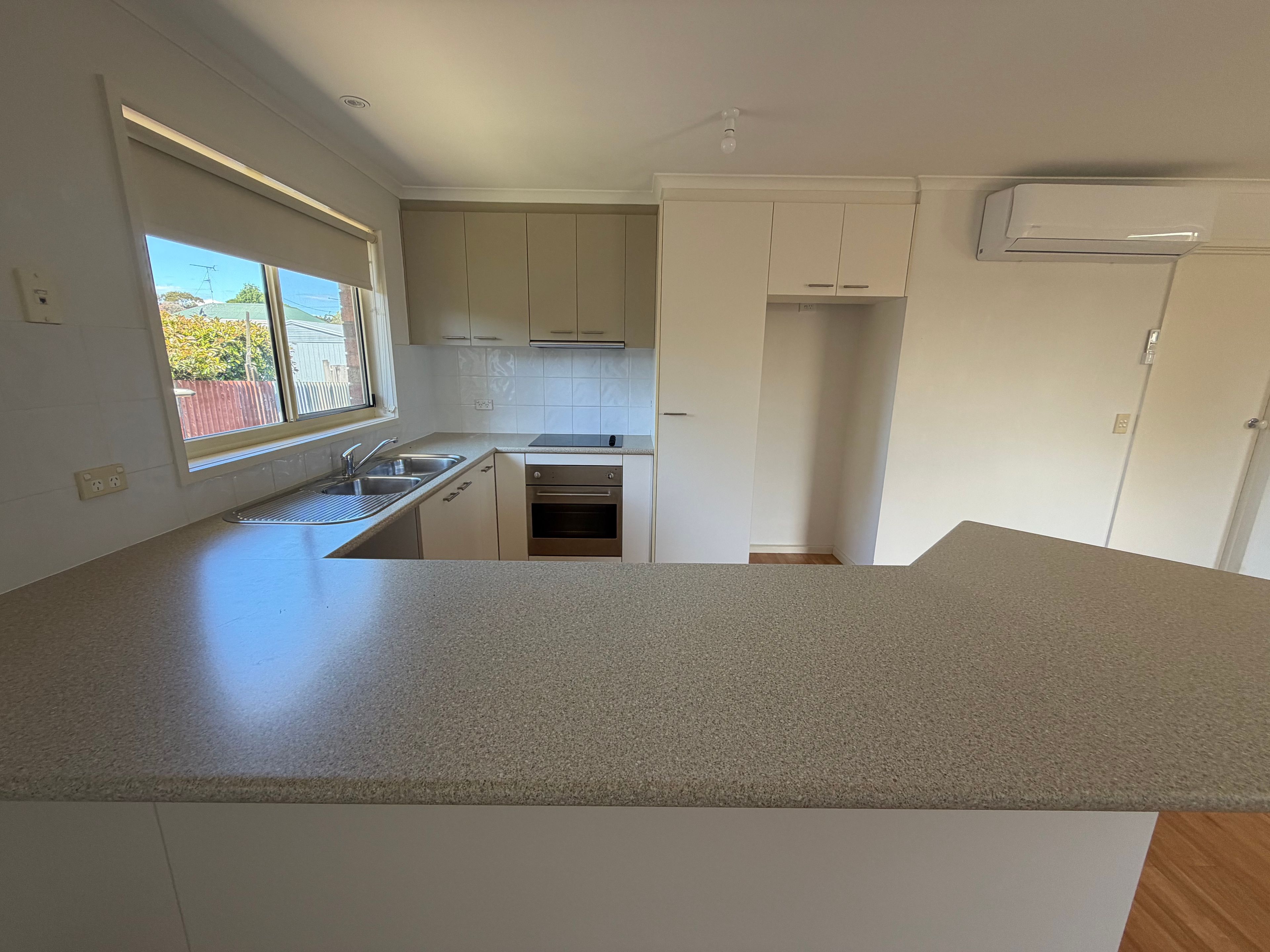 3/37 Dunn Street — photo 4 of 8