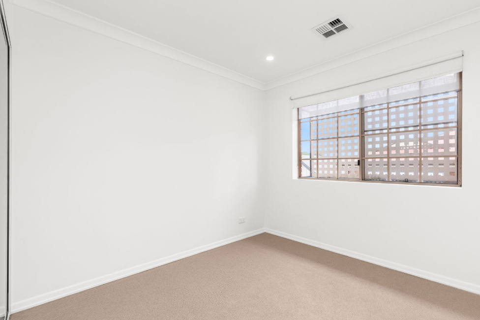2/215 Baroona Road — photo 7 of 11