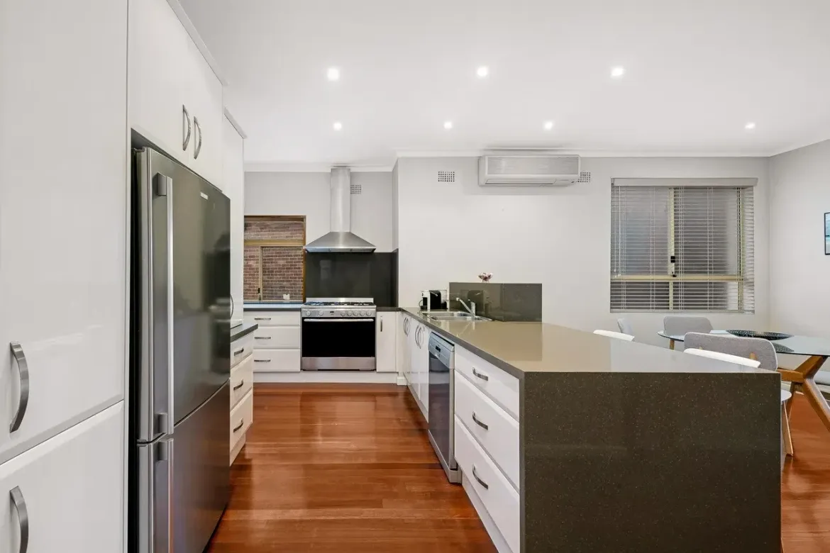 22 Nellella Street — photo 4 of 20