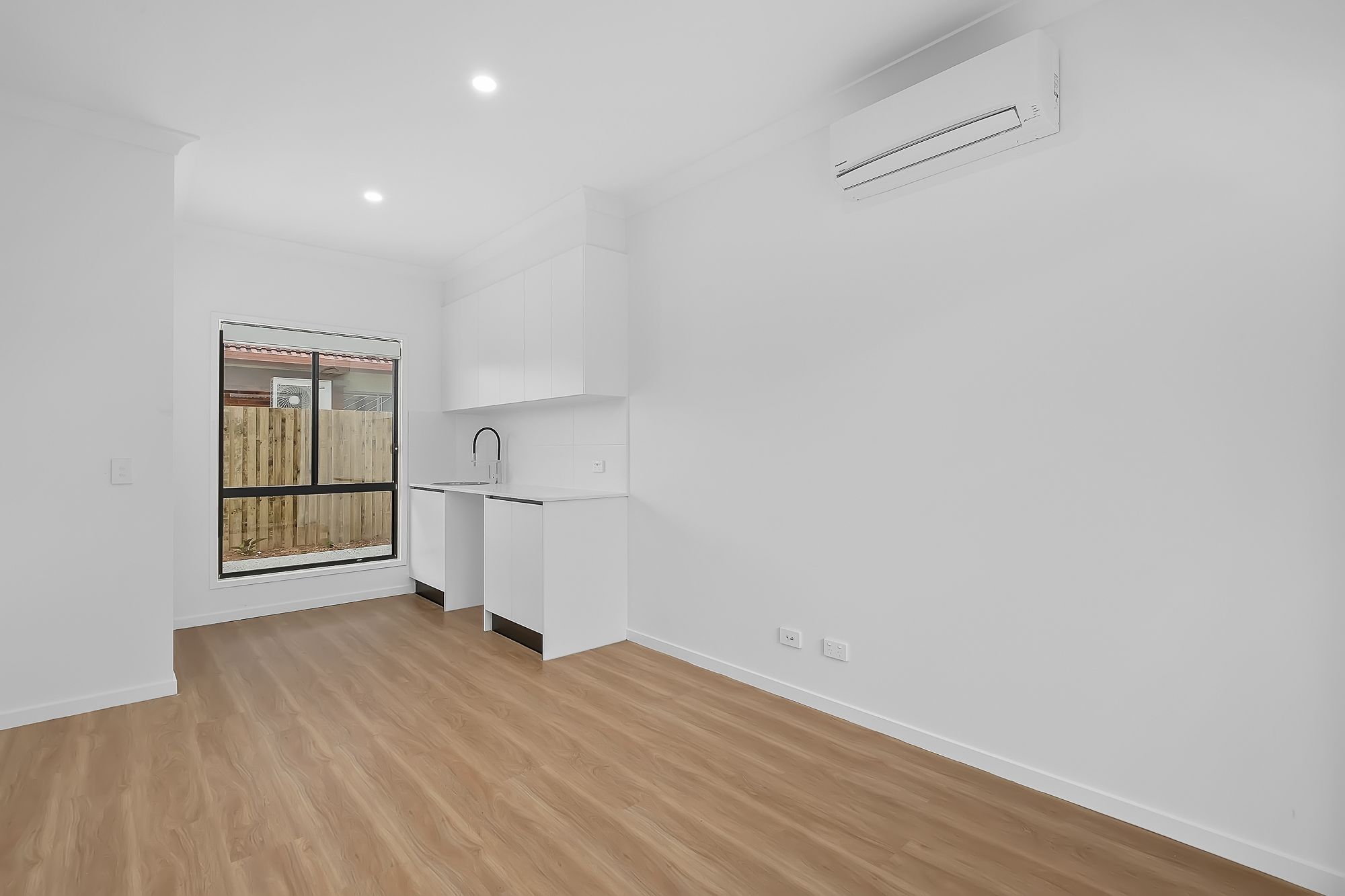 2A/99 Pembroke Street, Carina, QLD 4152