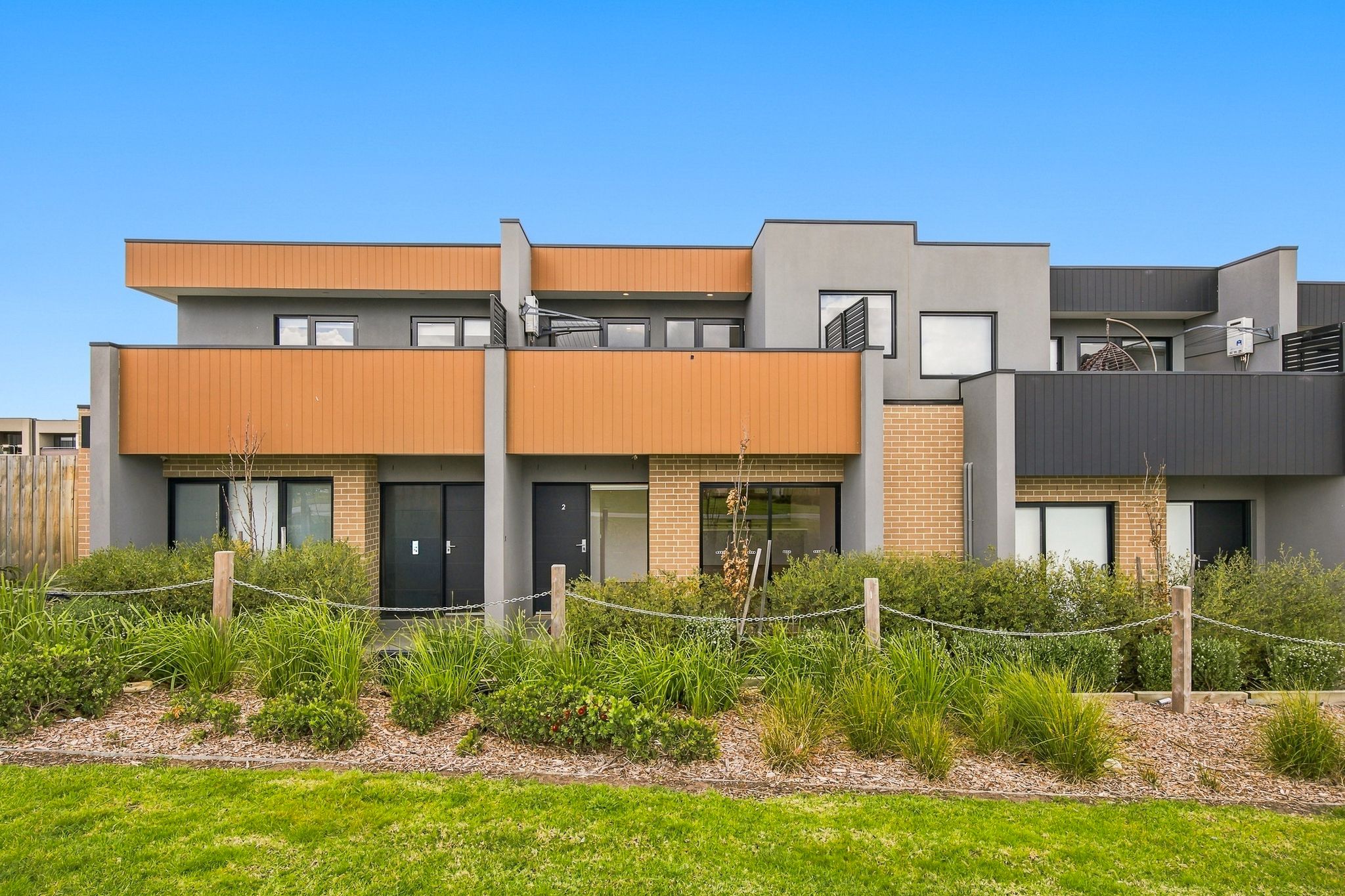 2 Mosedale Place, Clyde North, VIC 3978