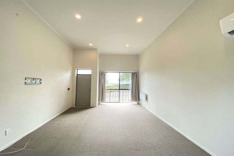 2/2 Swan Hill Drive photo 2