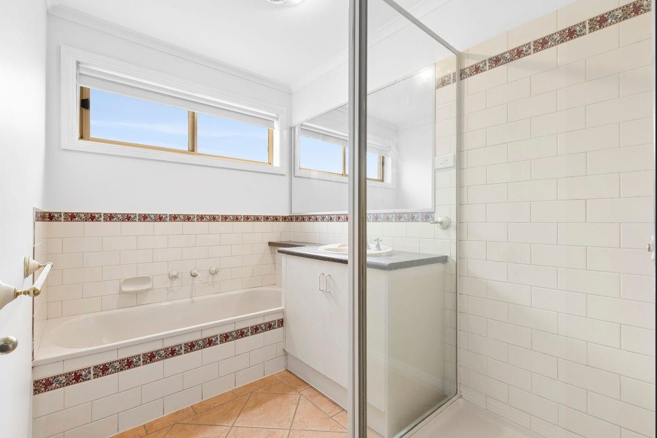 35 Willesden Drive — photo 13 of 18