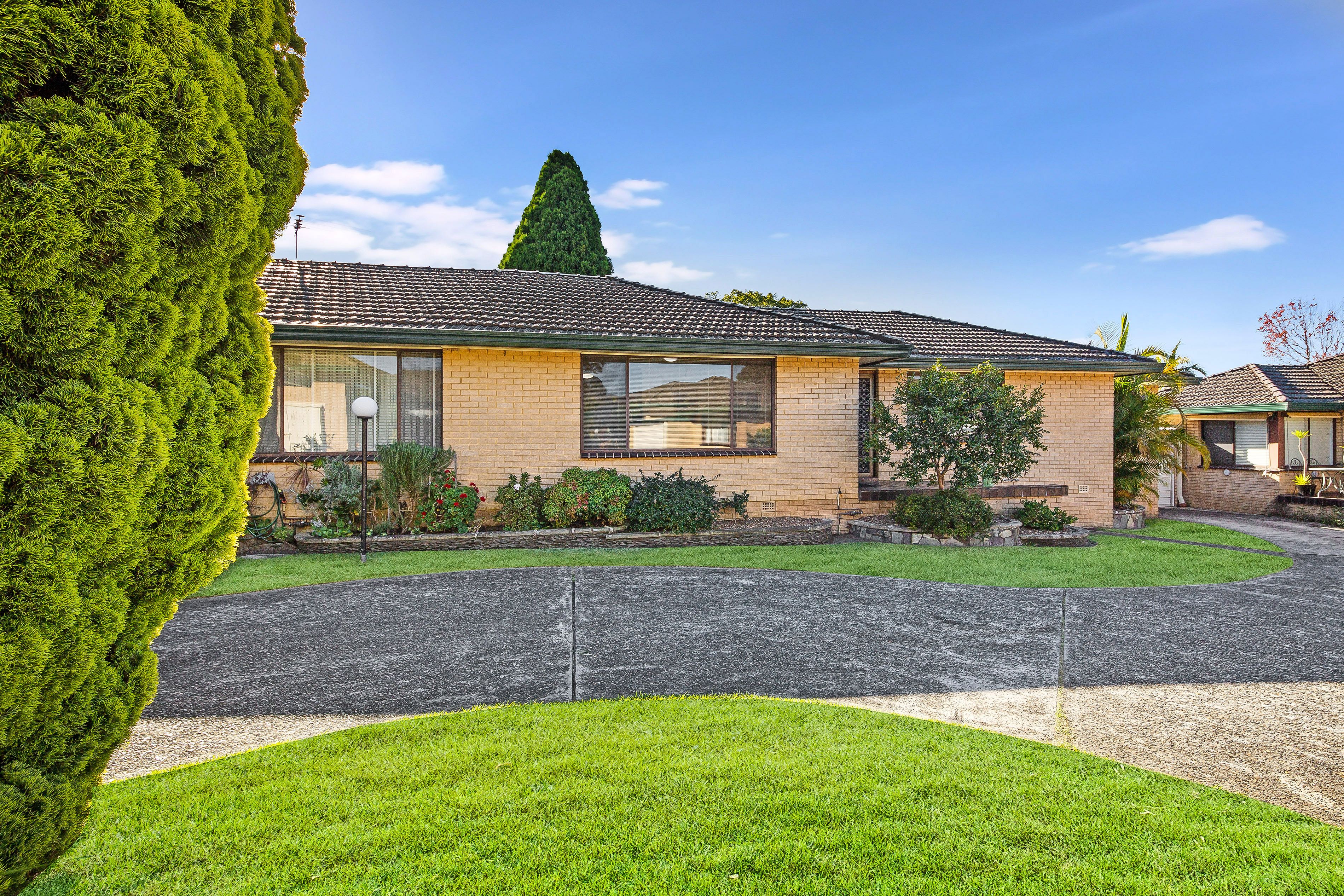 33 Gardinia Street, Beverly Hills NSW 2209
