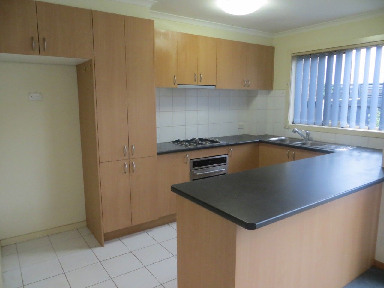 2/3 Neerim Grove, Hughesdale, VIC 3166