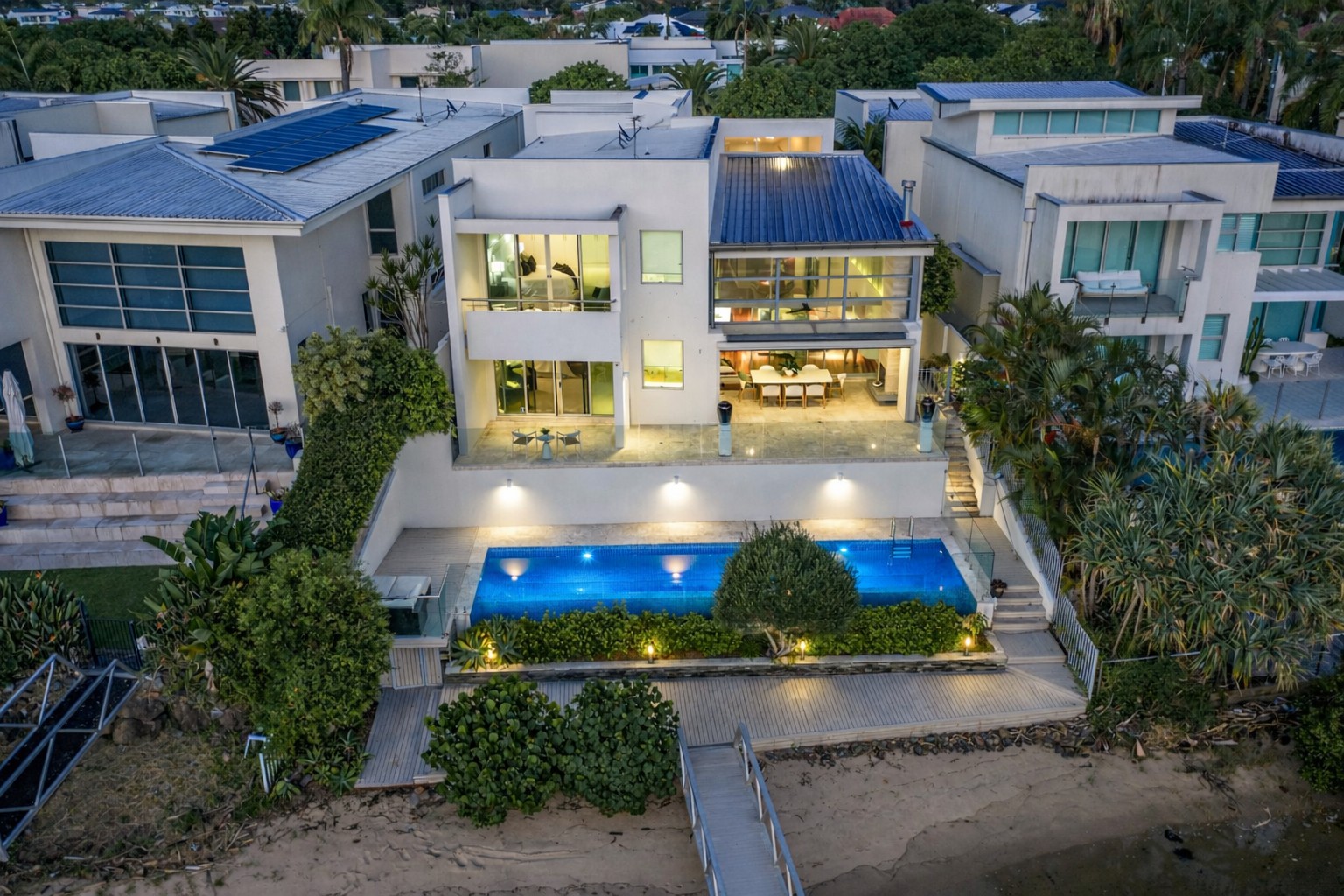 Residence 5, 17 Marseille Court, Sorrento, QLD 4217