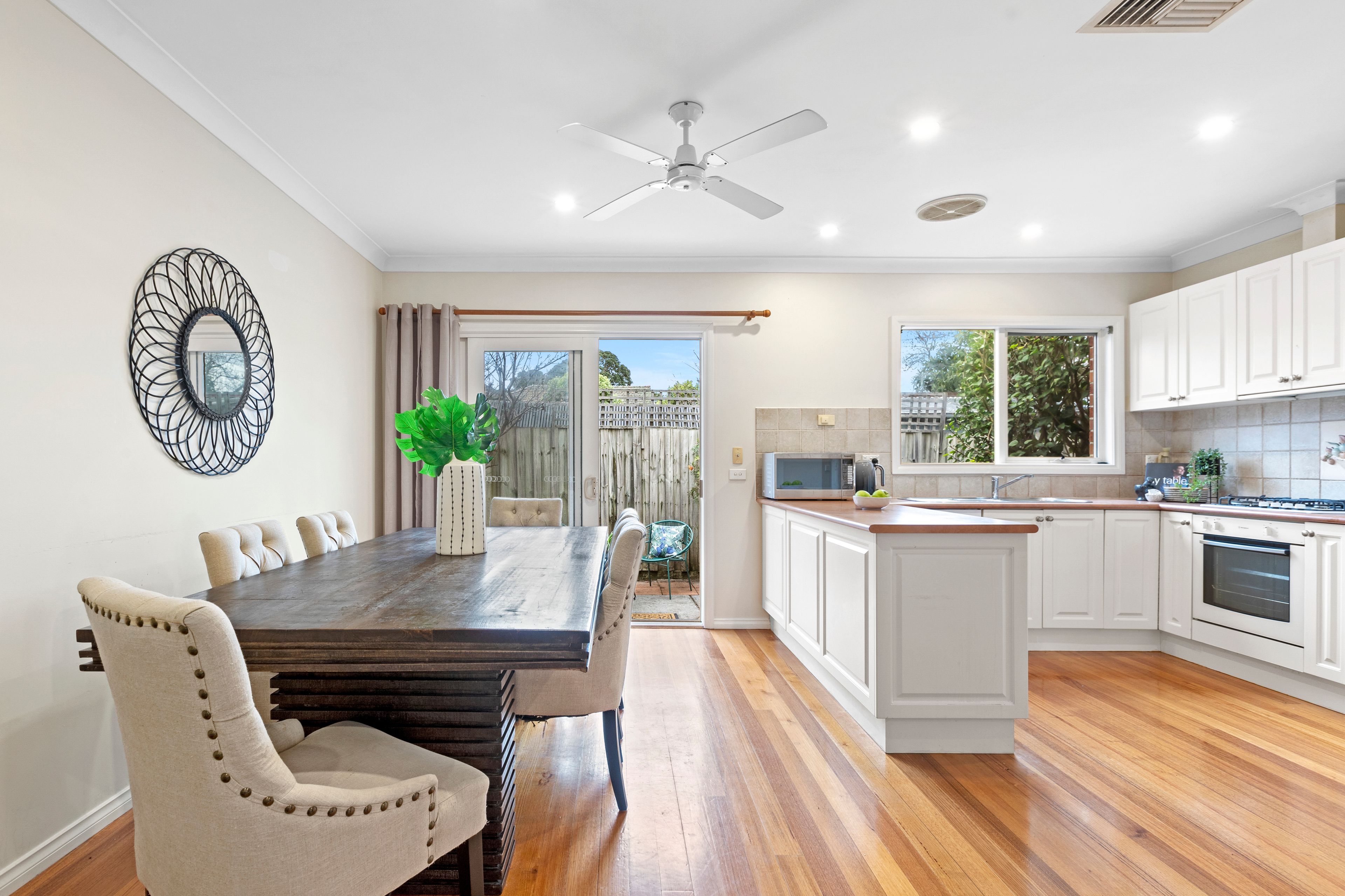 37 Friendship Square, Cheltenham, VIC 3192