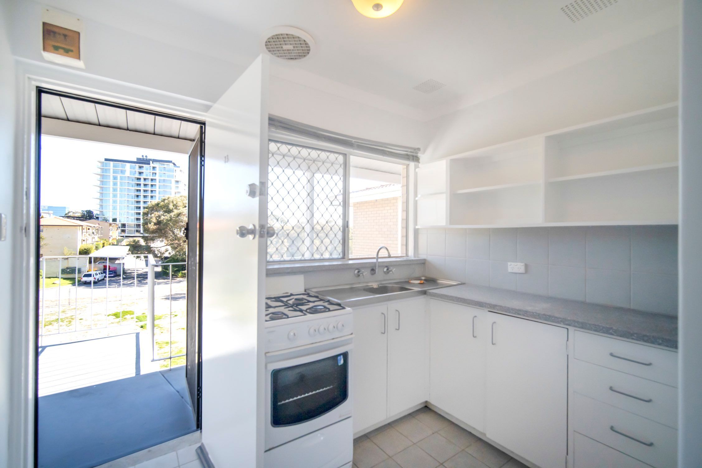 23/4 Minora Place, Rivervale WA 6103