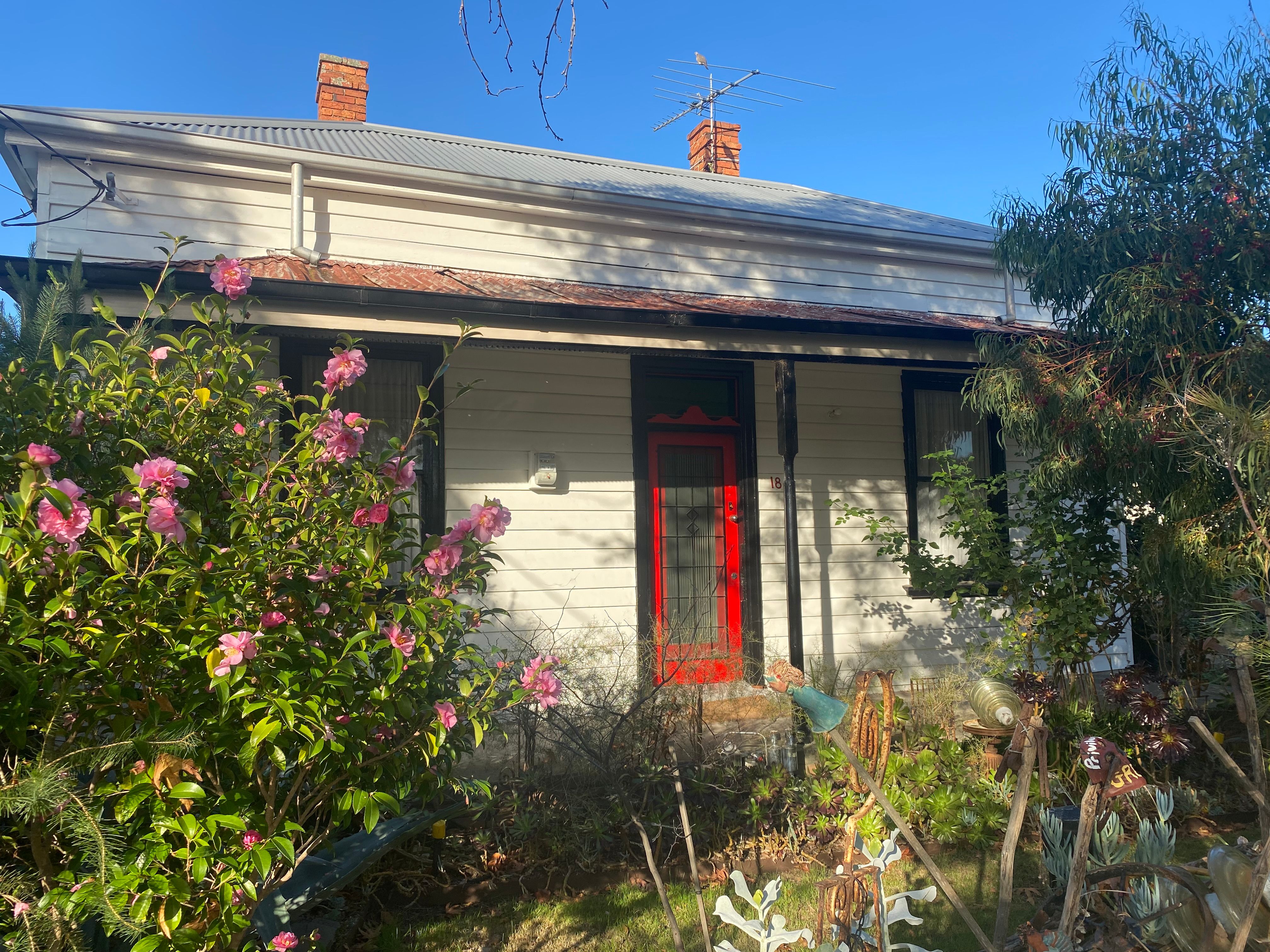 18 Latrobe Street, Hughesdale VIC 3166