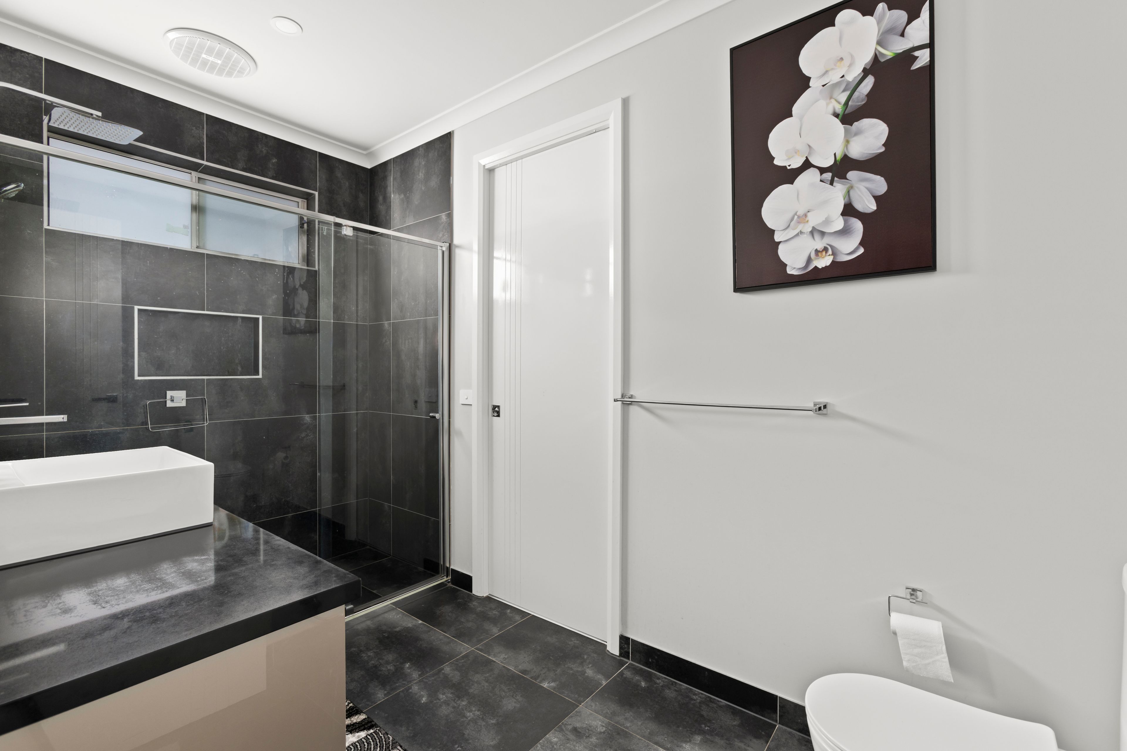 54 Canterbury Road West — photo 9 of 17