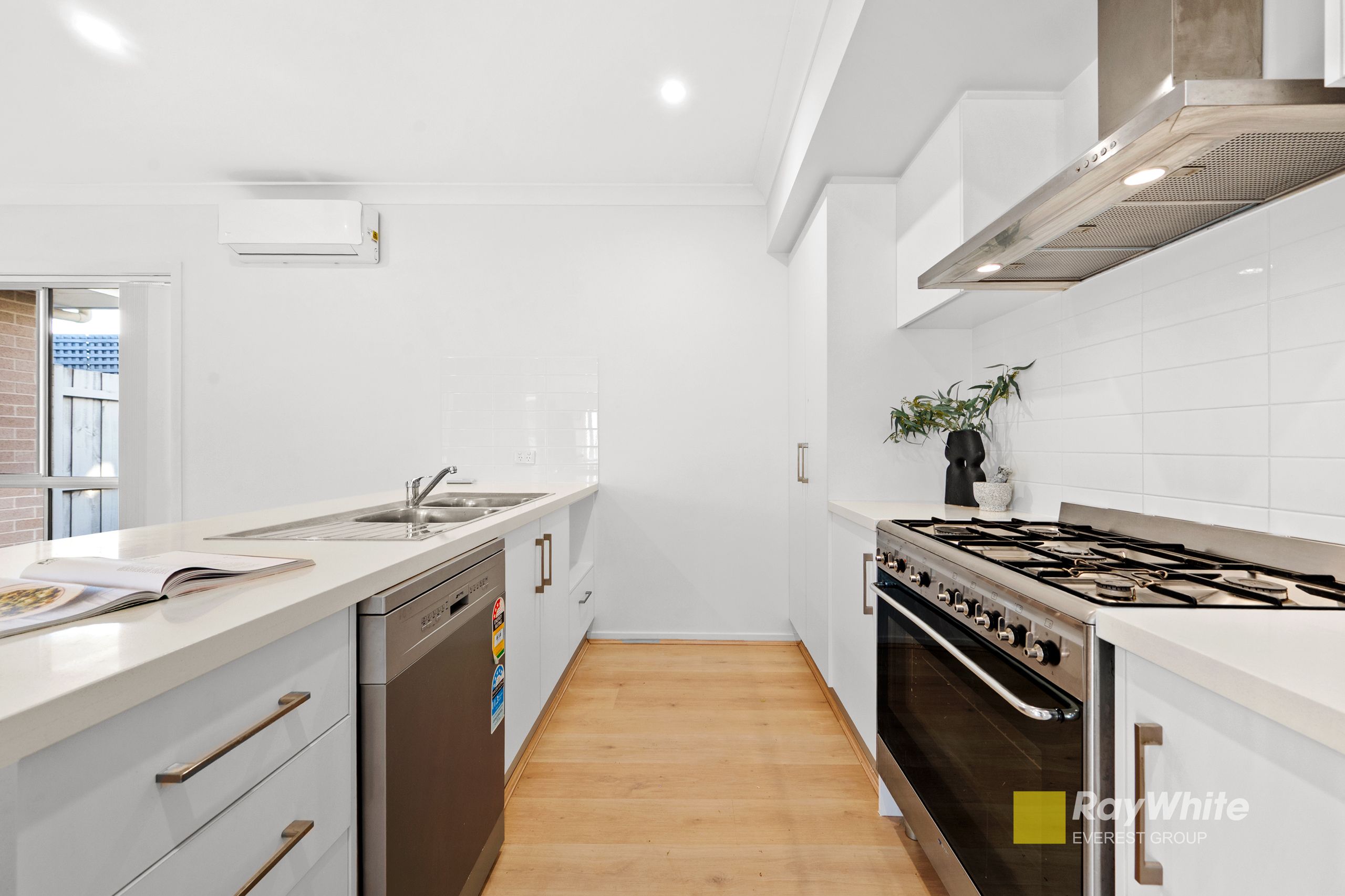 16-16A Kingsburgh Parkway — photo 7 of 22