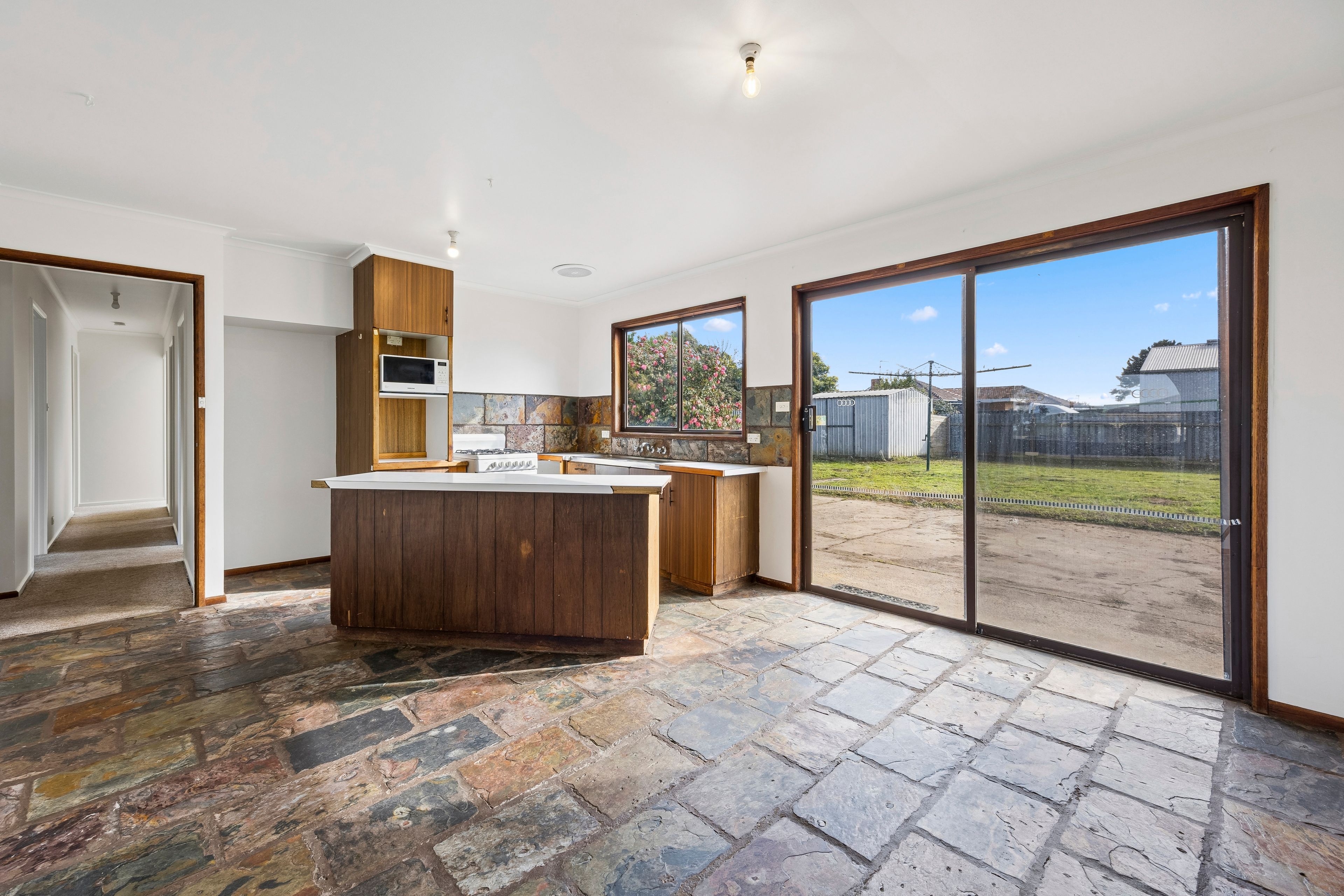 16 Blandford Street, Cobden, VIC 3266