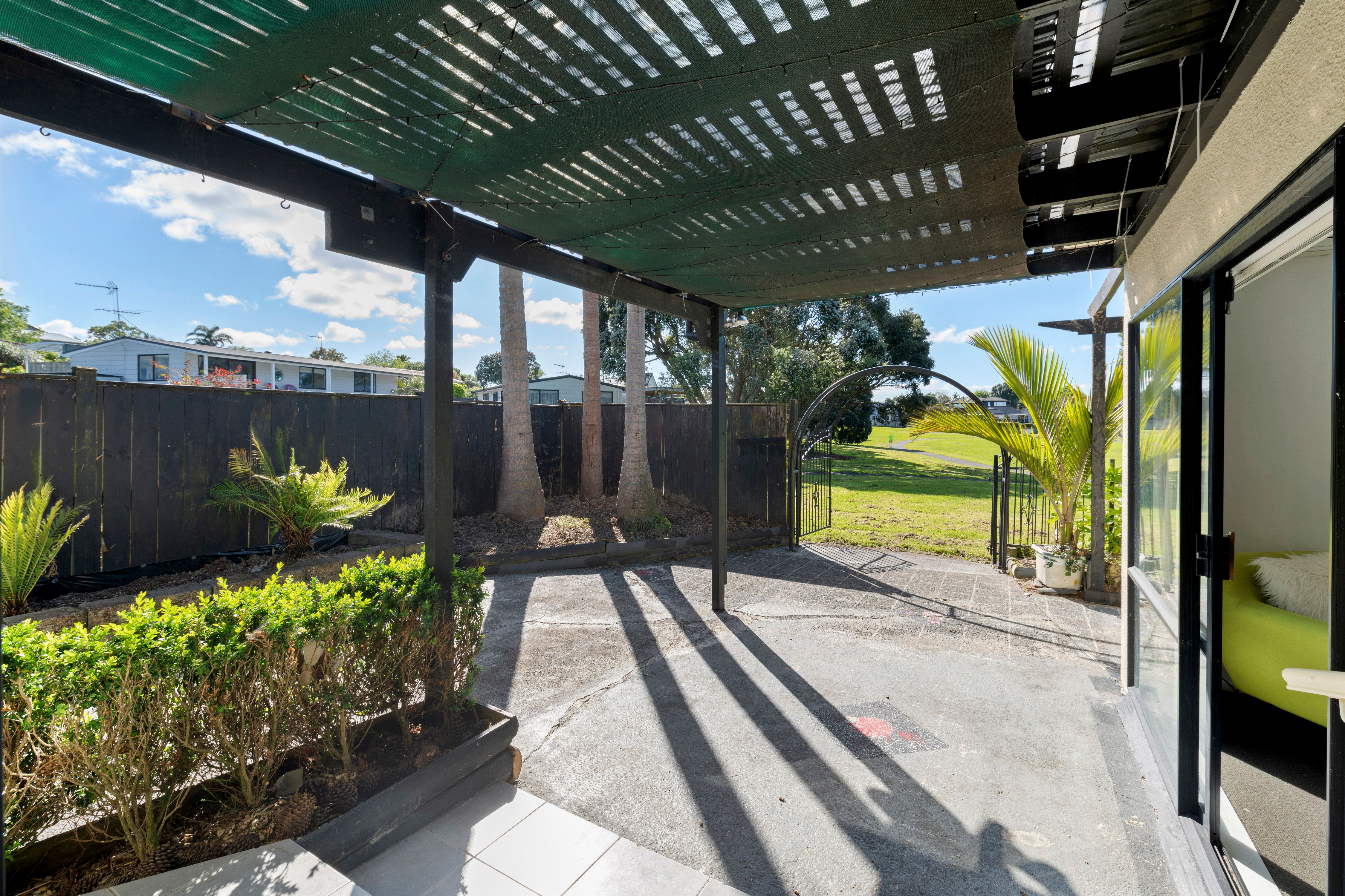 1/16 Dalmahoy Place, Wattle Downs, Manukau City