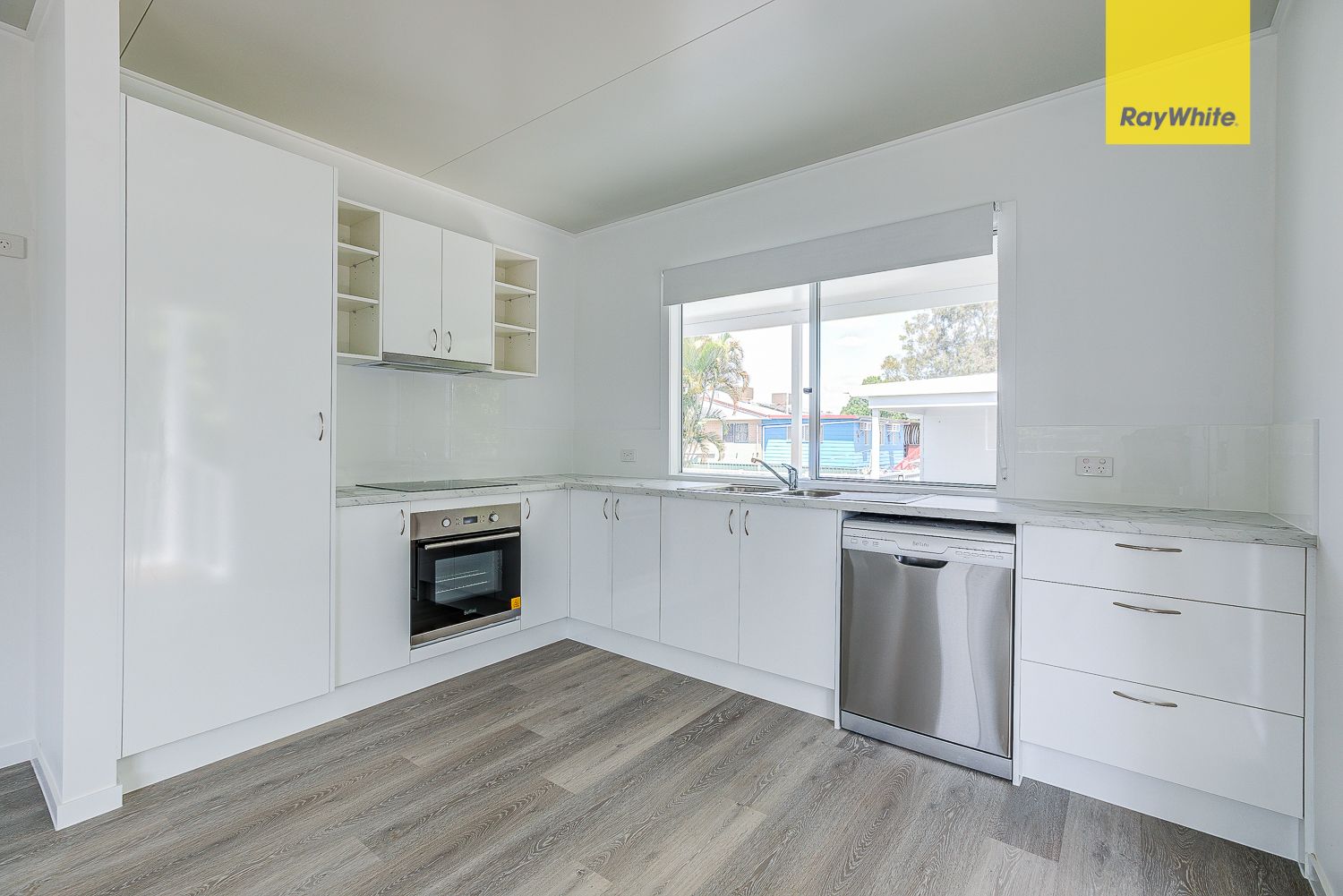 15 A Waratah Drive, Crestmead, QLD 4132