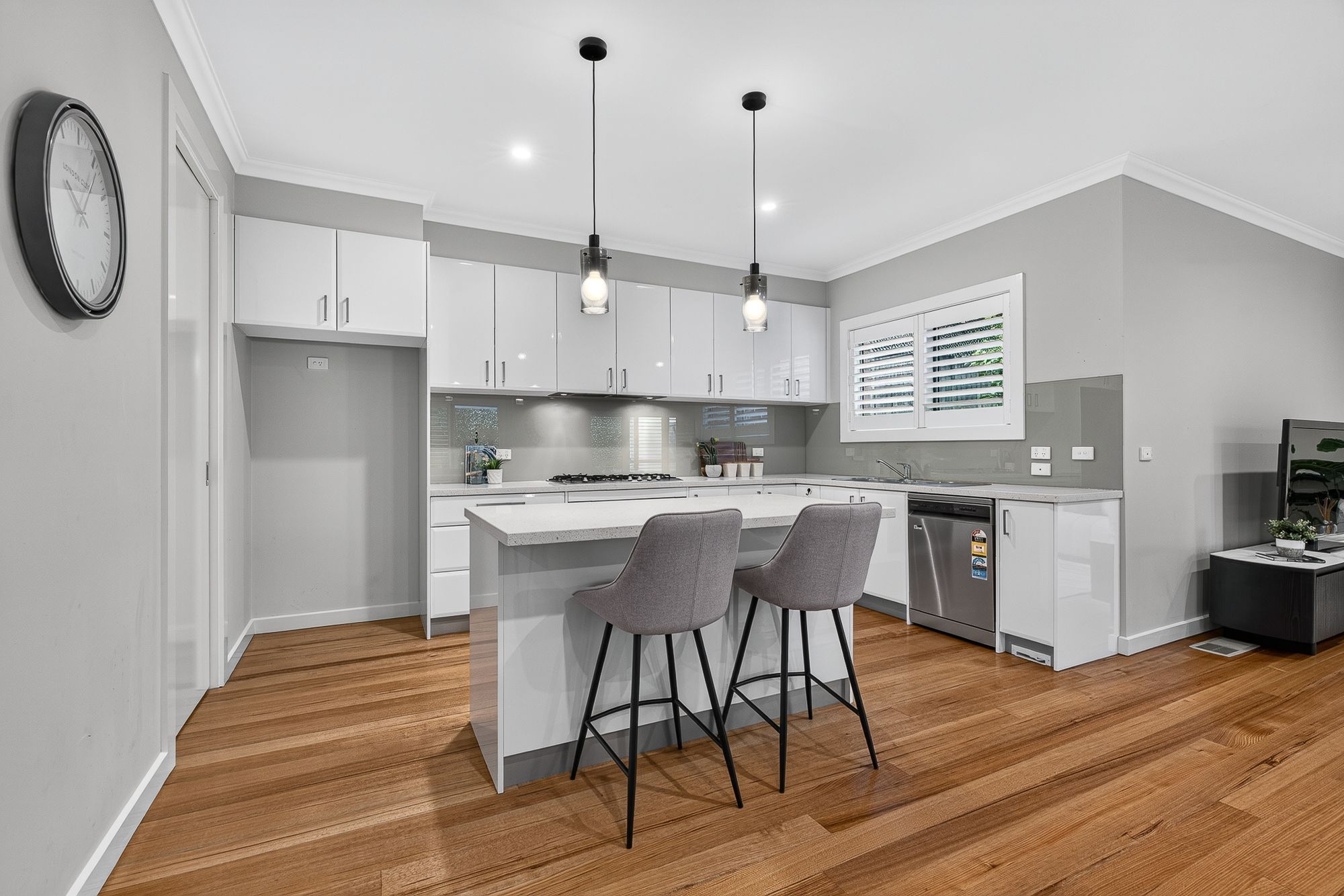 28 Waratah Avenue — photo 5 of 17