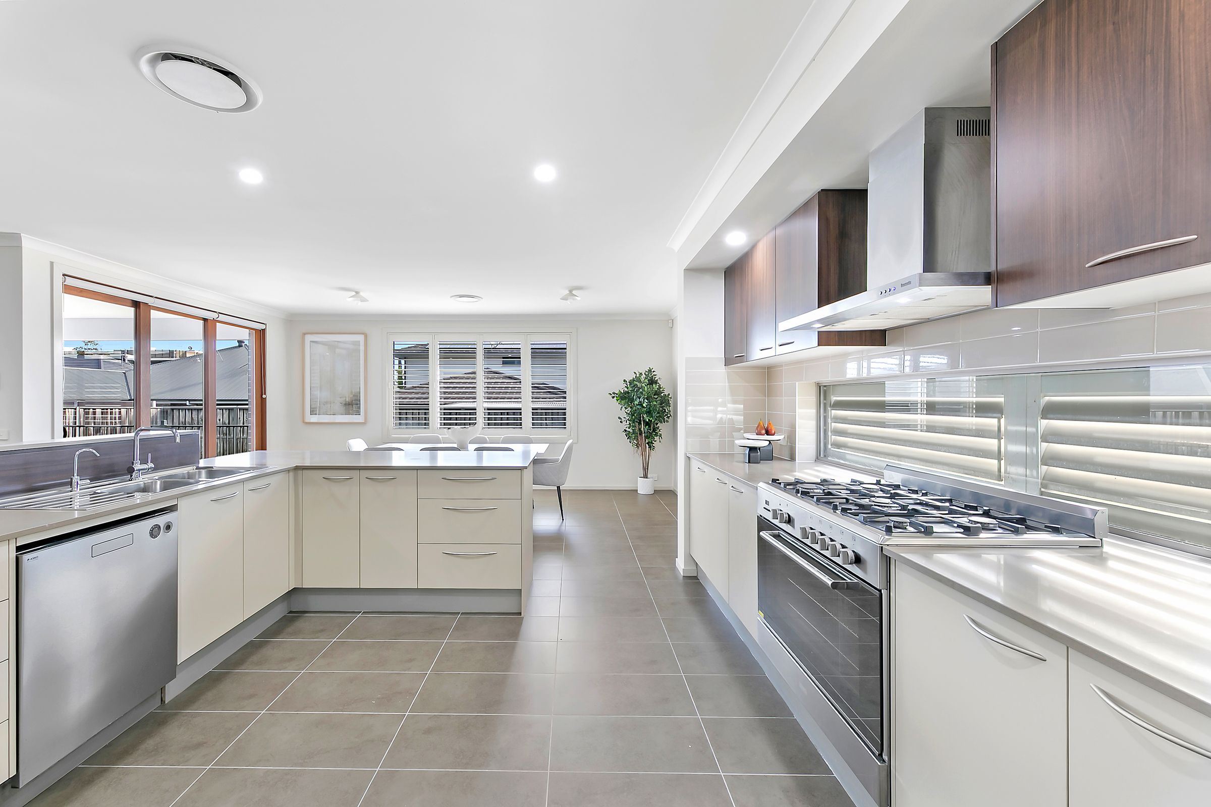 25 Murrayfield Avenue — photo 4 of 23
