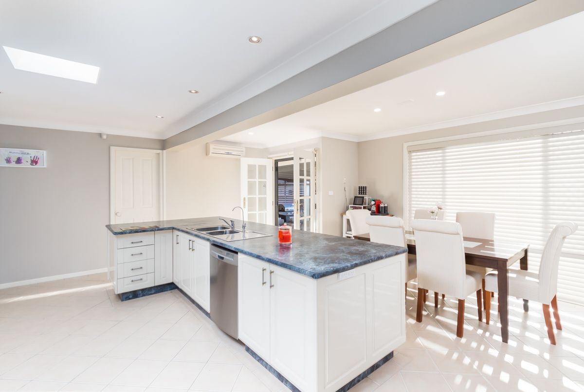 4 Hamlet Close, St Clair, NSW 2759