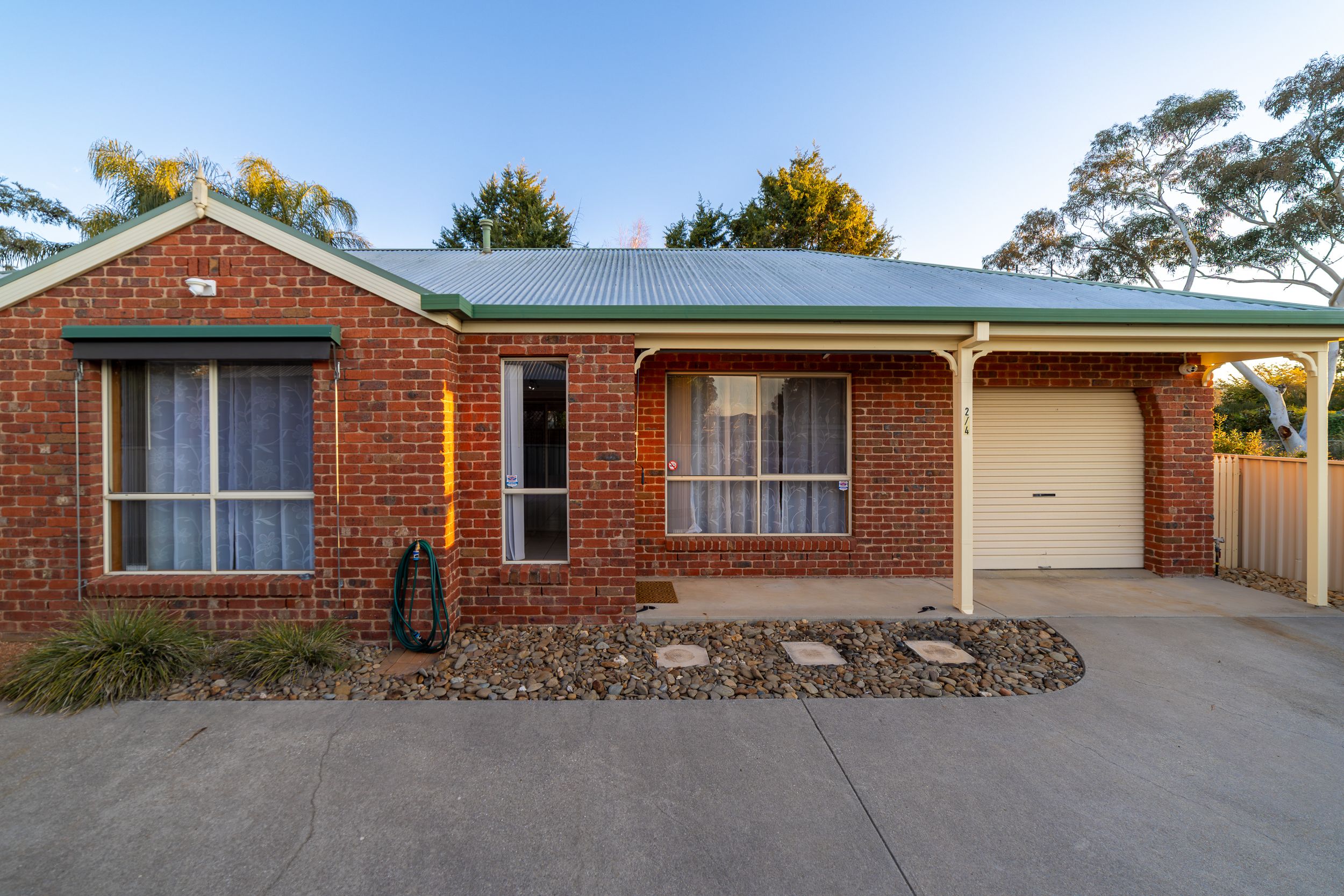 2/4 Raven Court, West Wodonga, VIC 3690