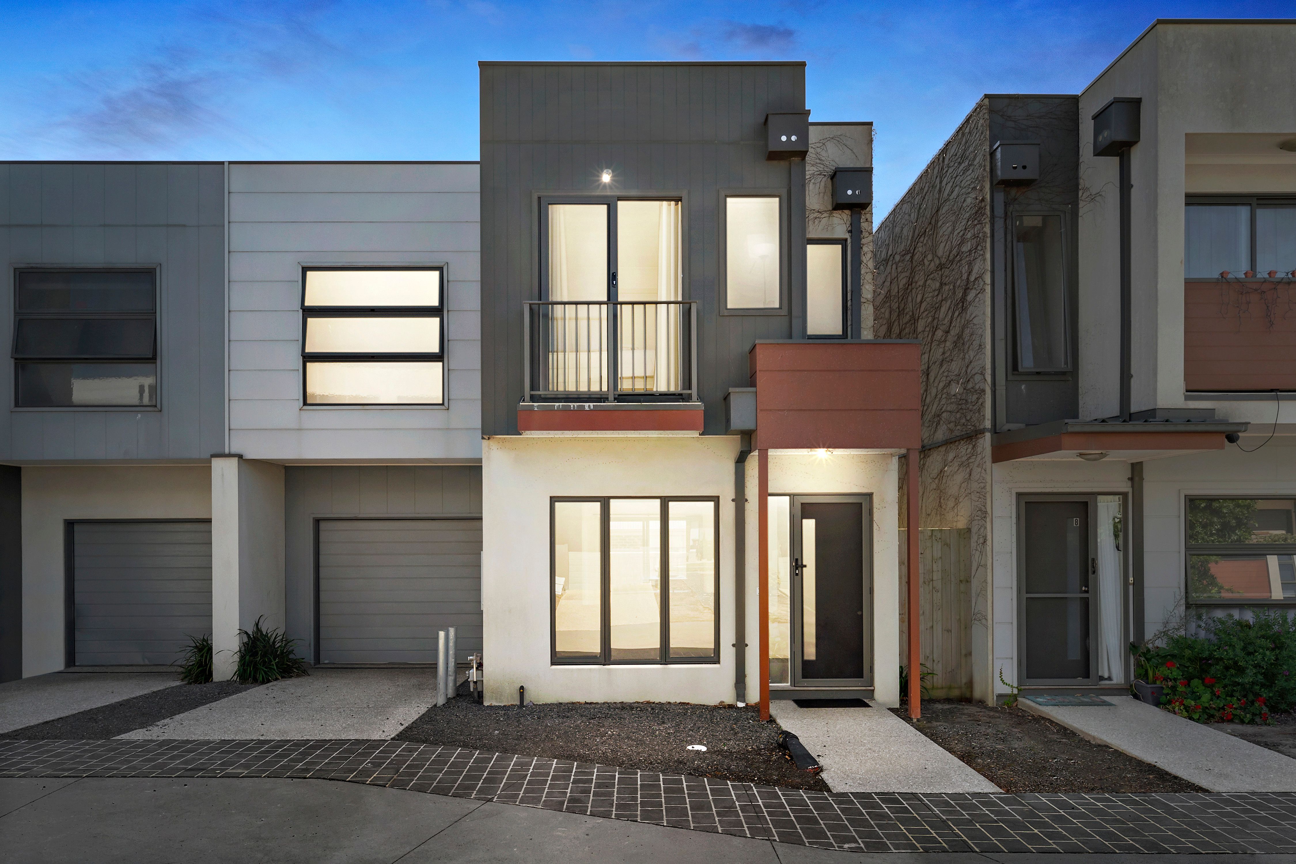 7 Queenie Way, Cranbourne West VIC 3977