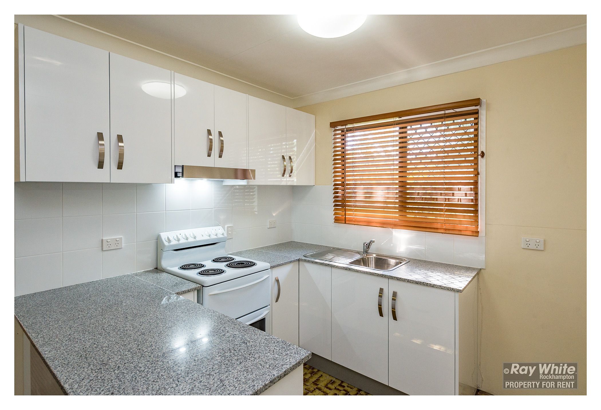 2/63 Dee Street, Koongal, QLD 4701
